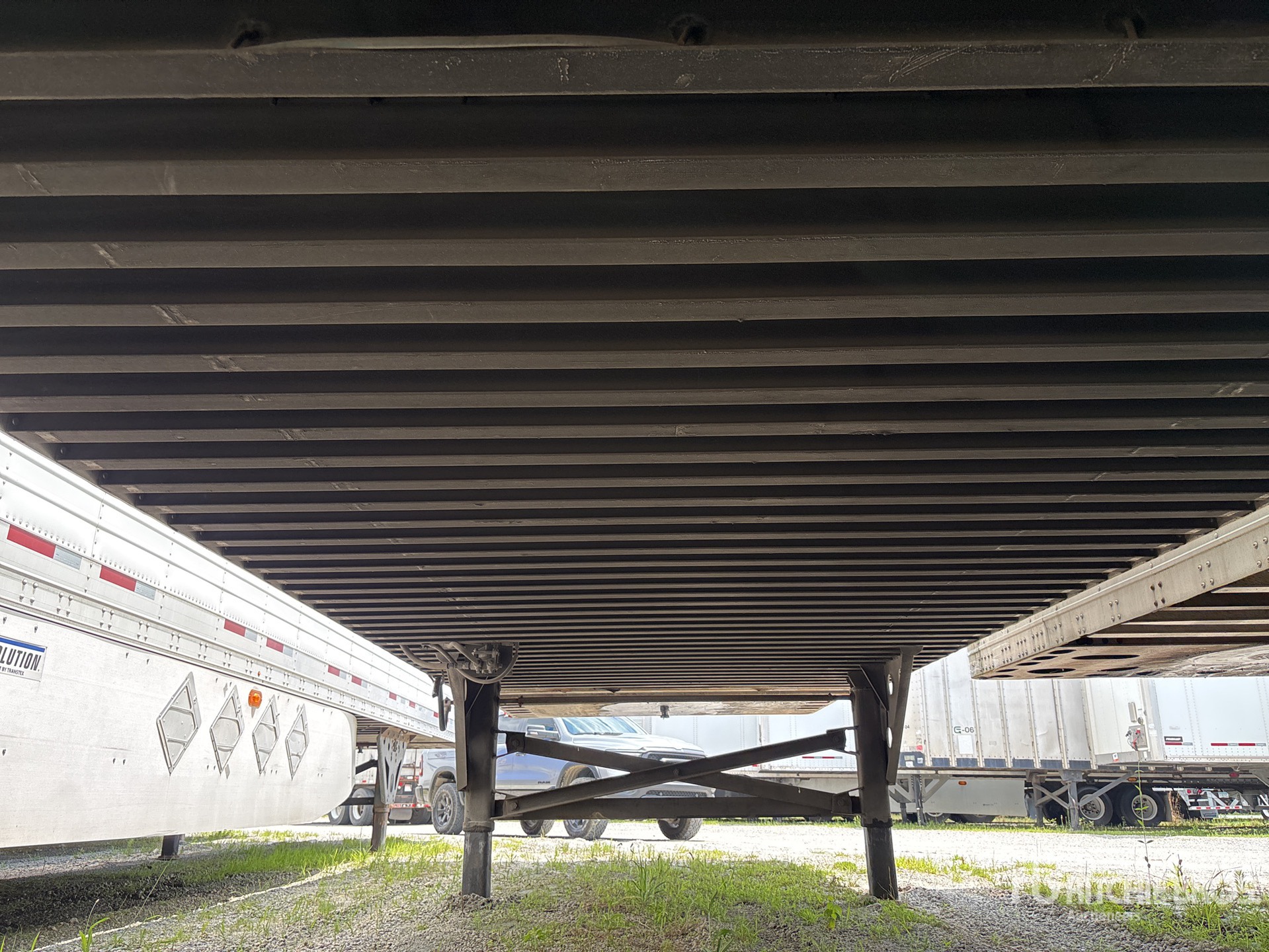 2014 Utility 53 ft x 102 in