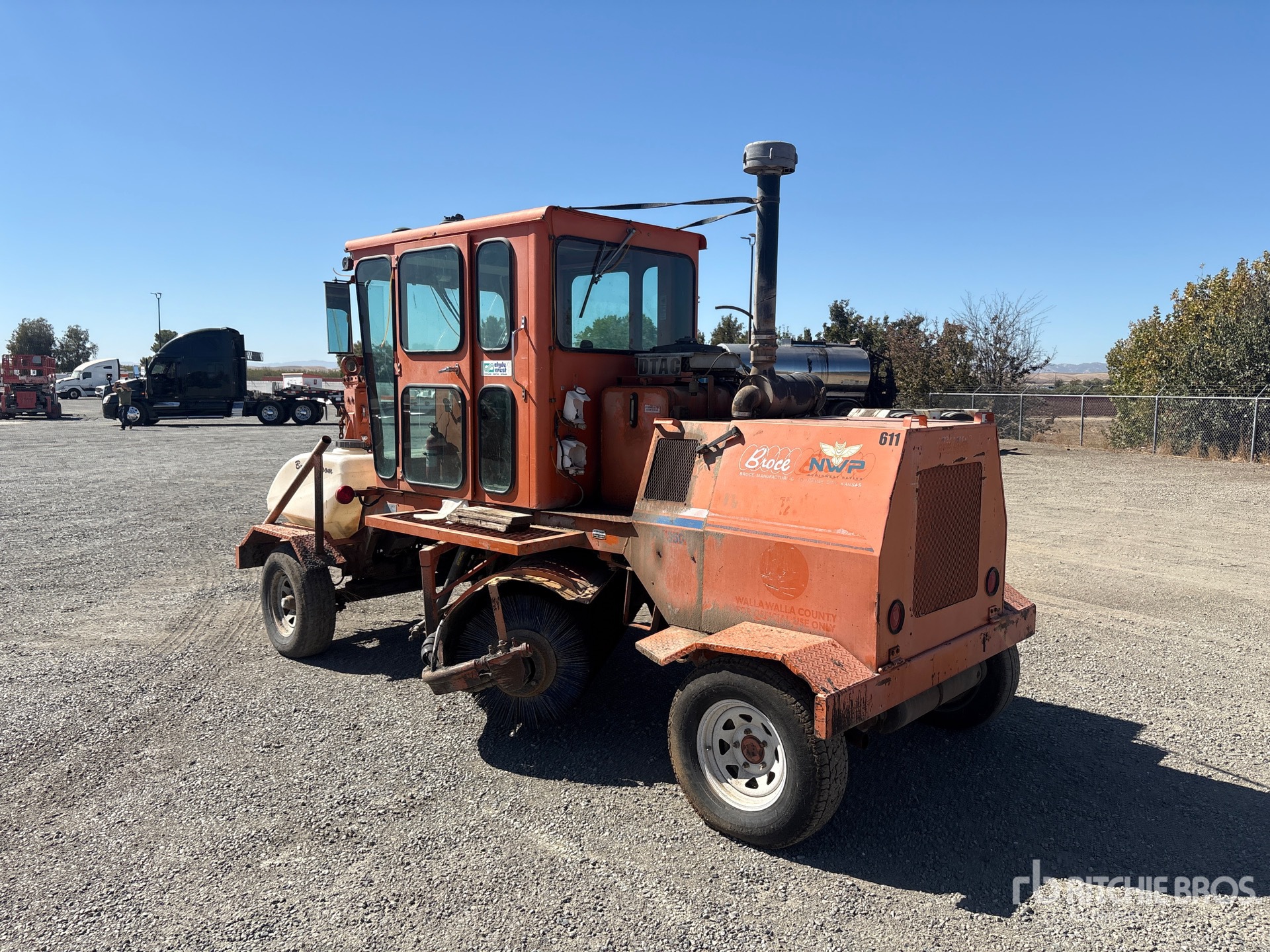 2004 Broce Broom RJ350