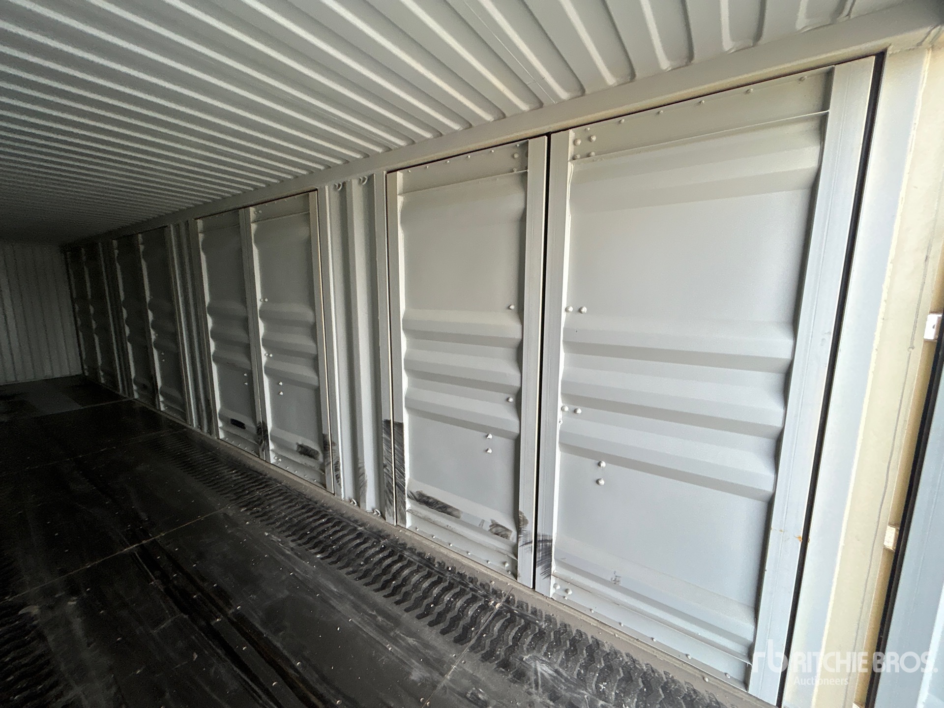 2026 LYALS 40 FT HIGH CUBE MULTI-DOOR