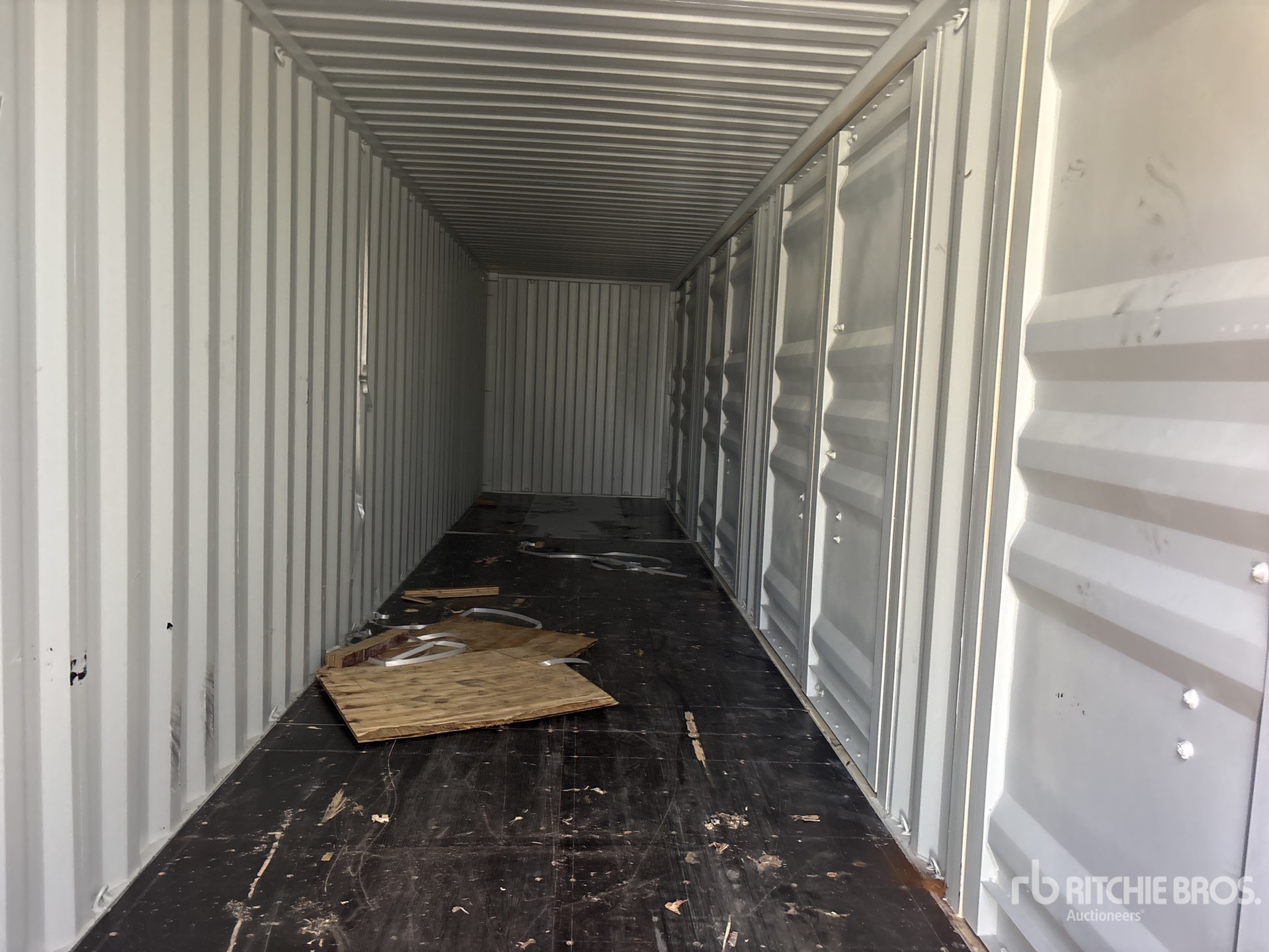 2026 LYALS 40 FT HIGH CUBE MULTI-DOOR