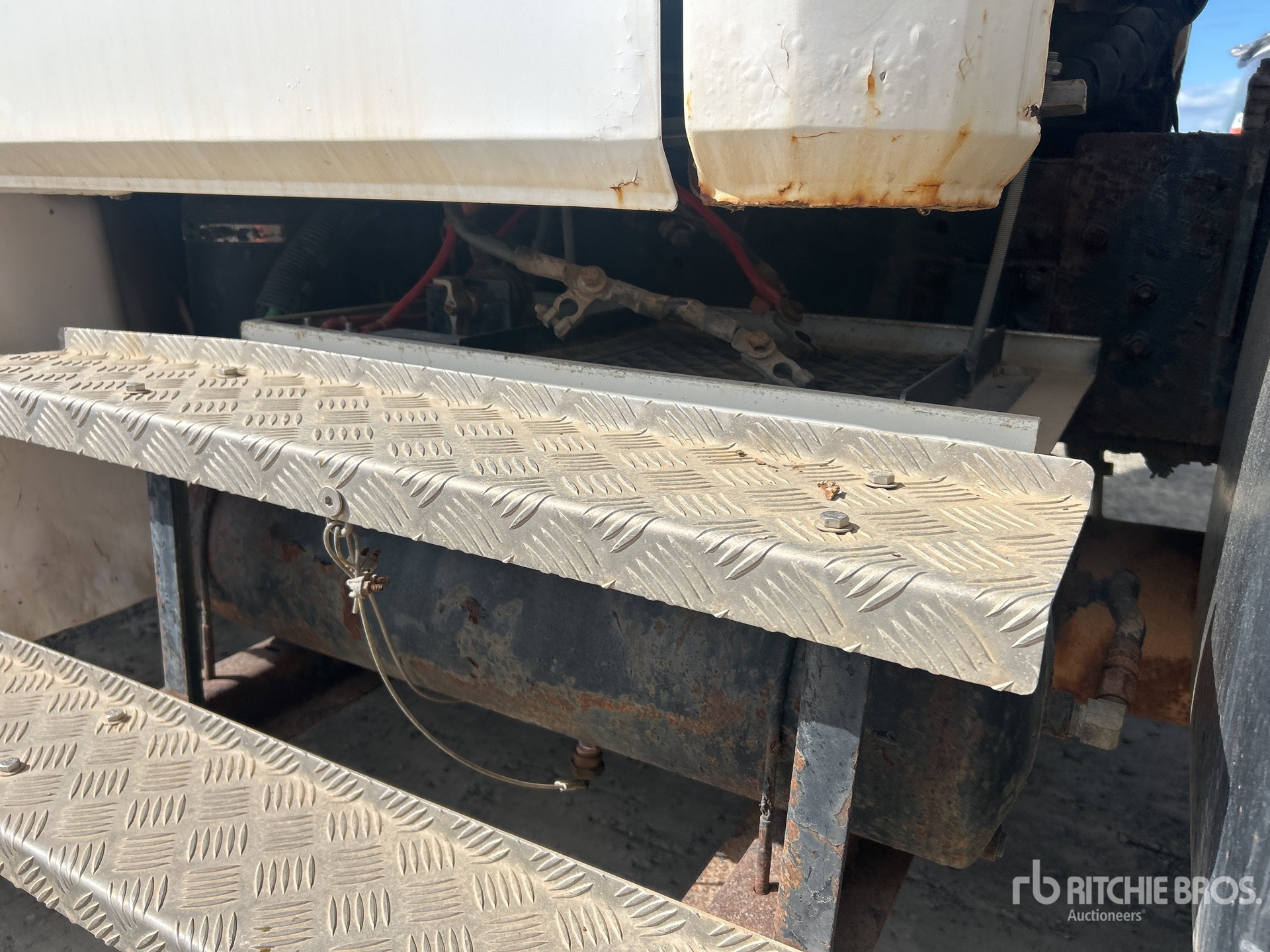 2000 Freightliner FL80