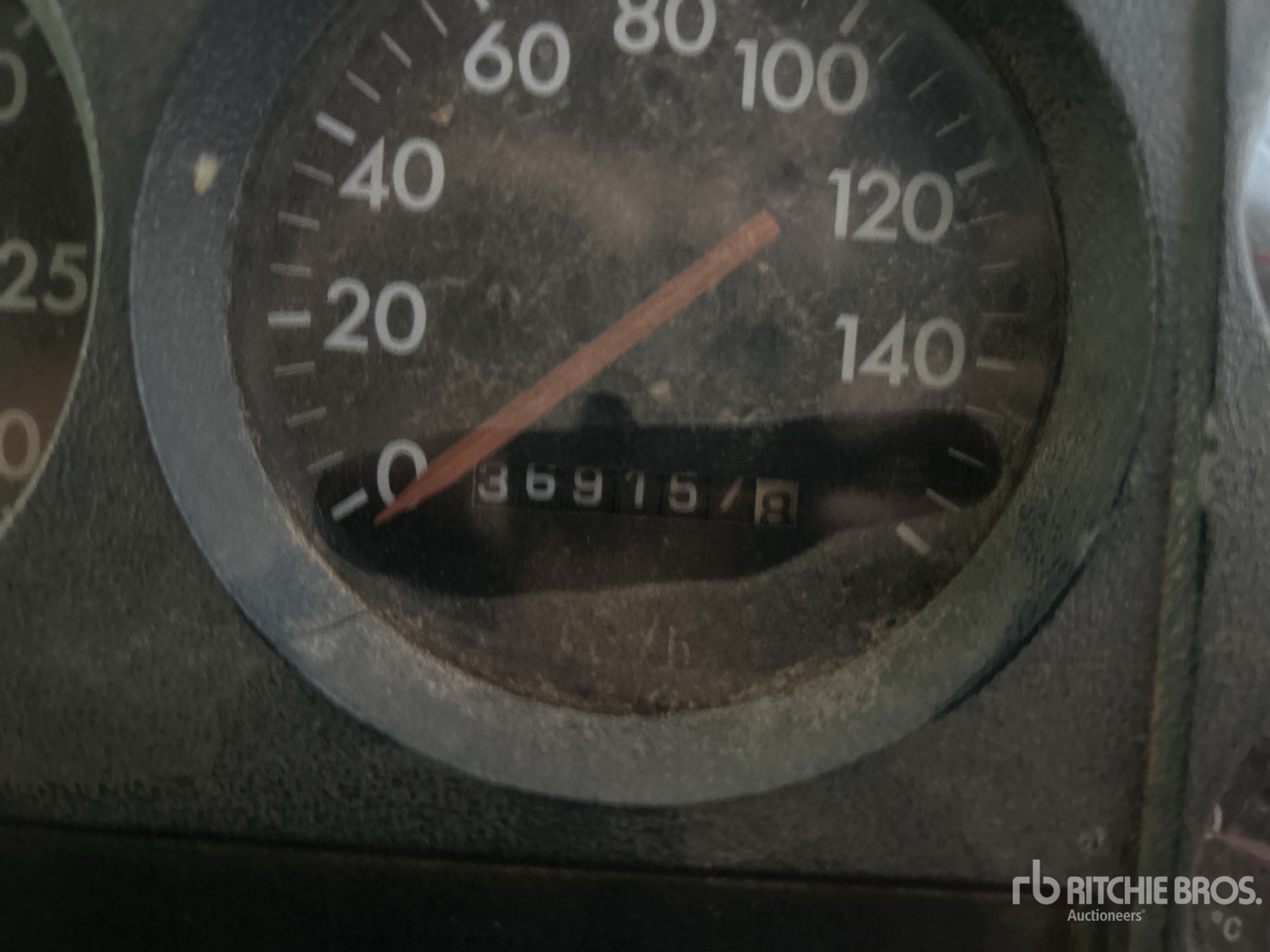 2000 Freightliner FL80