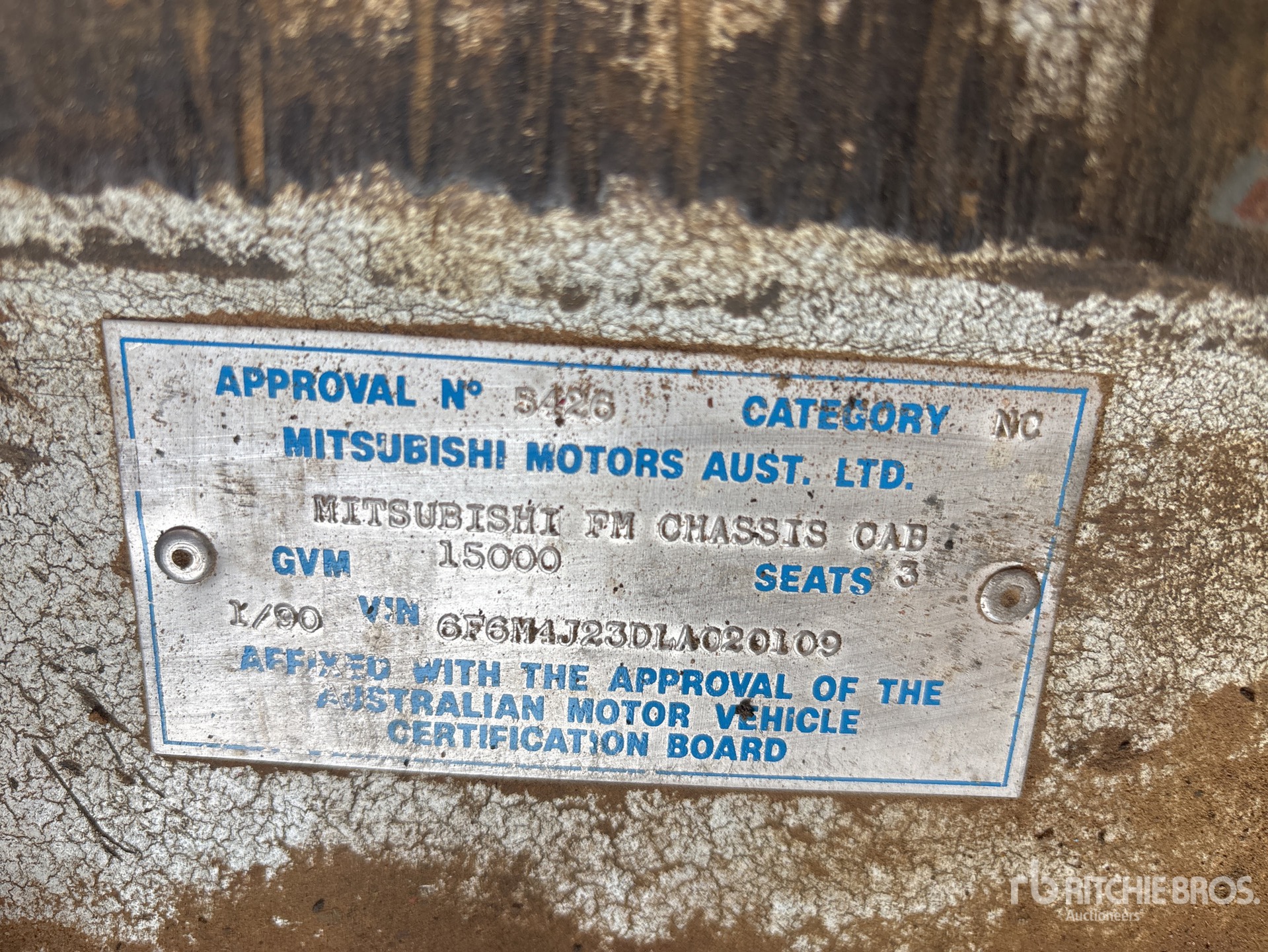 1990 Mitsubishi FM557