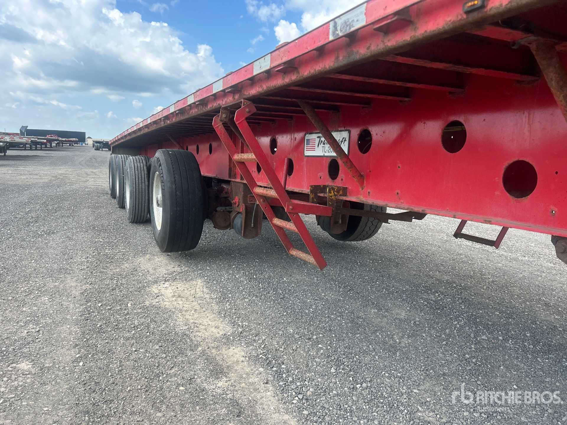 2014 Transcraft TL2000