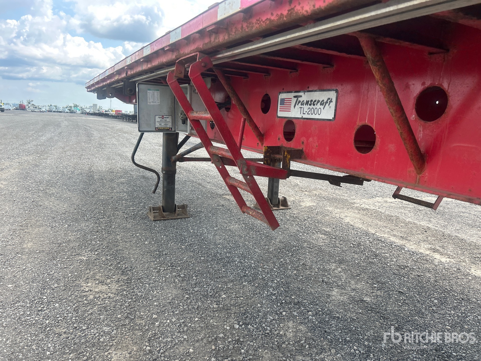 2014 Transcraft TL2000