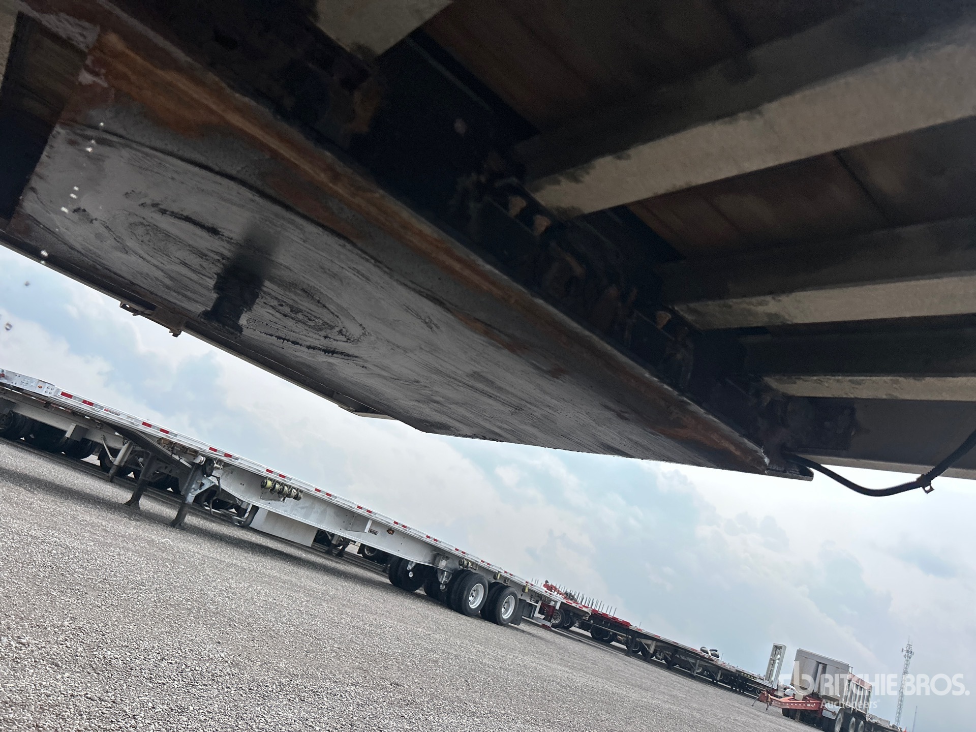 2012 Load King 28 ft Super B-Train Lead