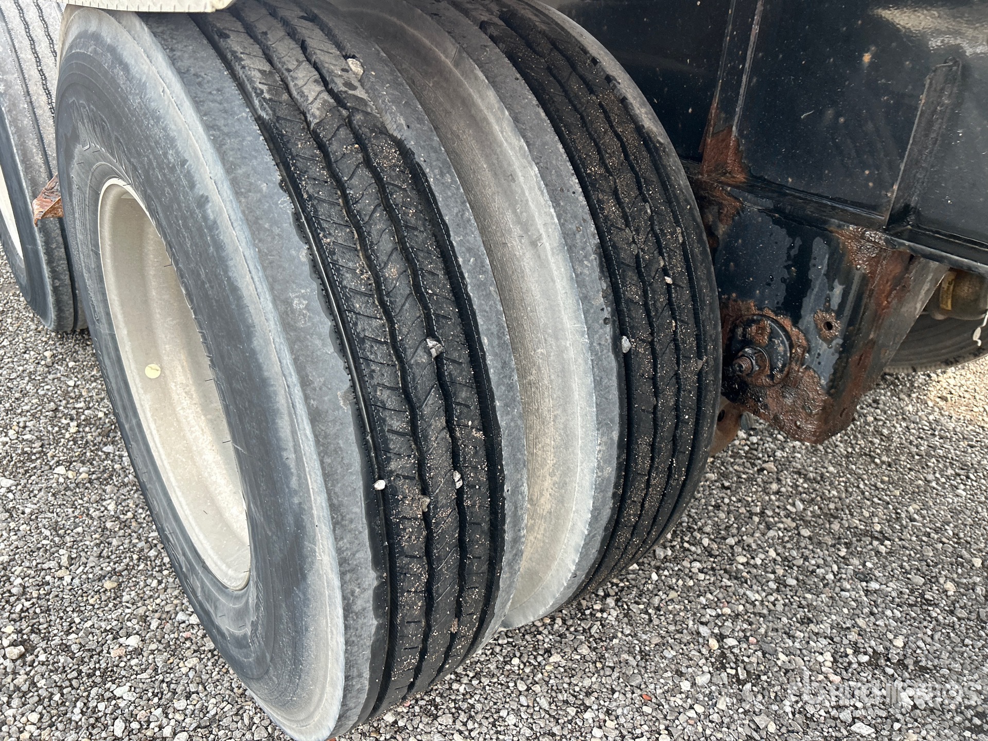 2012 Load King 28 ft Super B-Train Lead