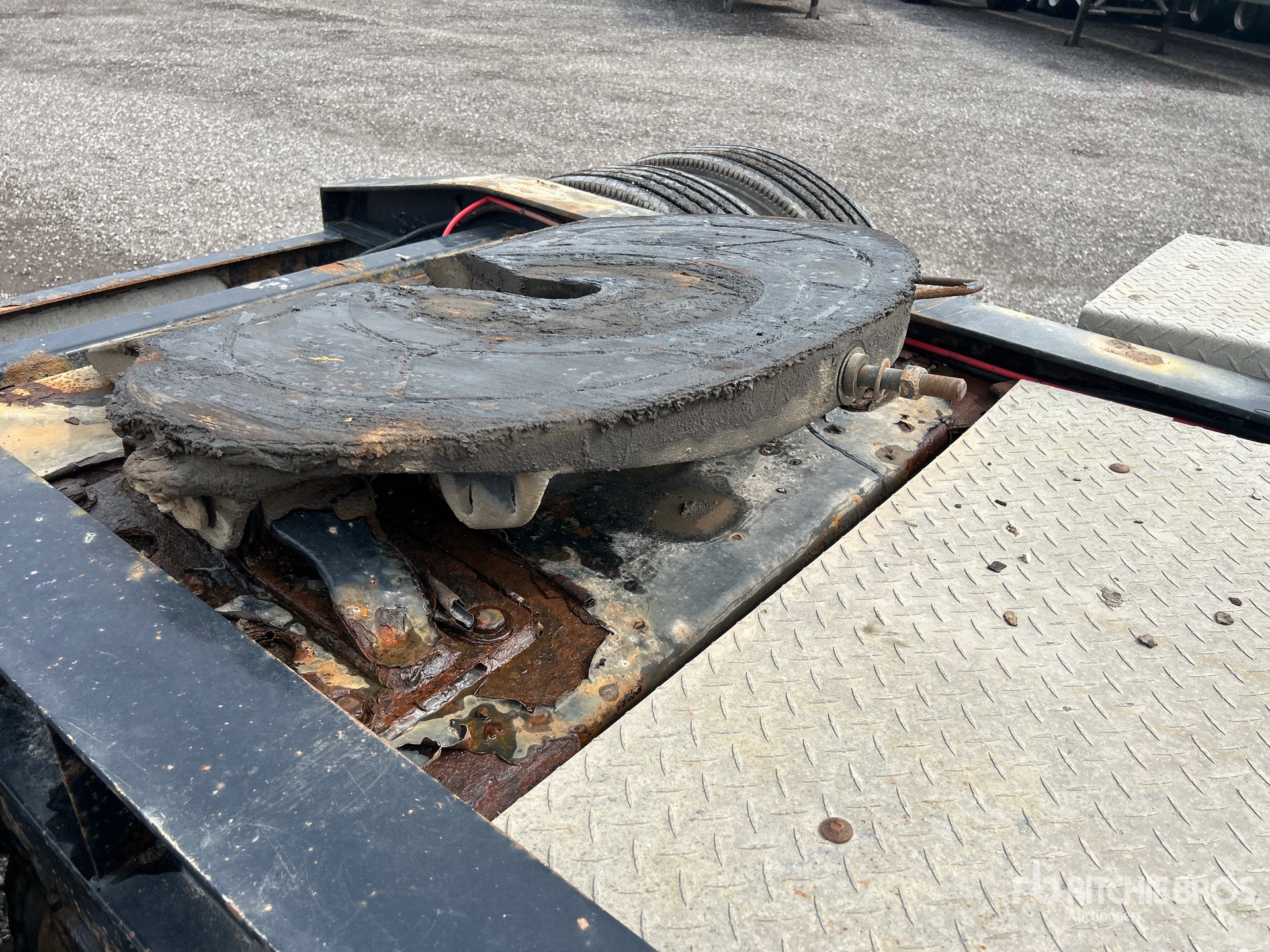 2012 Load King 28 ft Super B-Train Lead