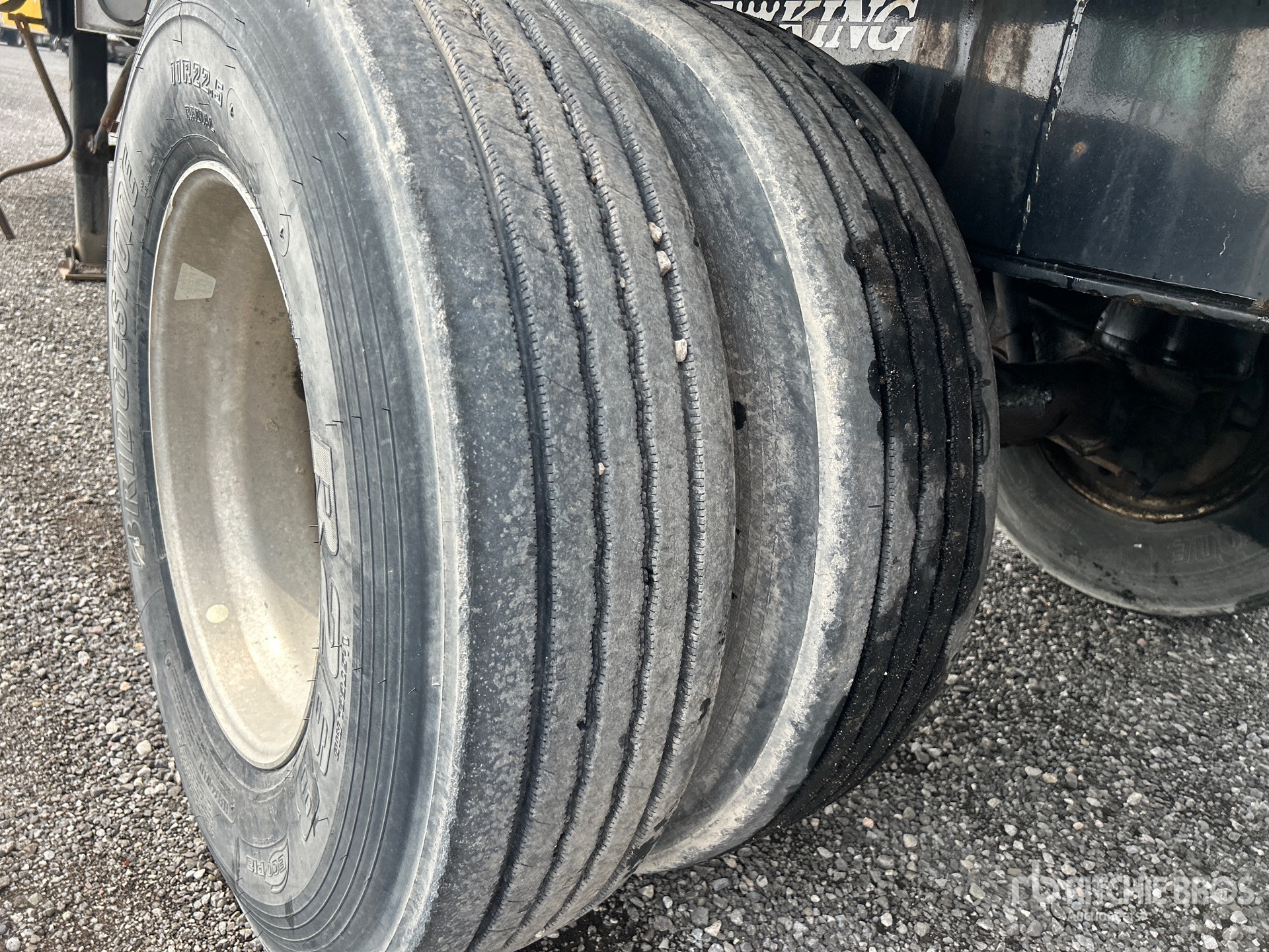 2012 Load King 28 ft Super B-Train Lead