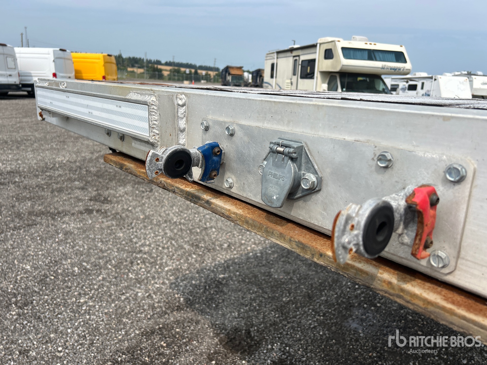 2012 Load King 28 ft Super B-Train Lead