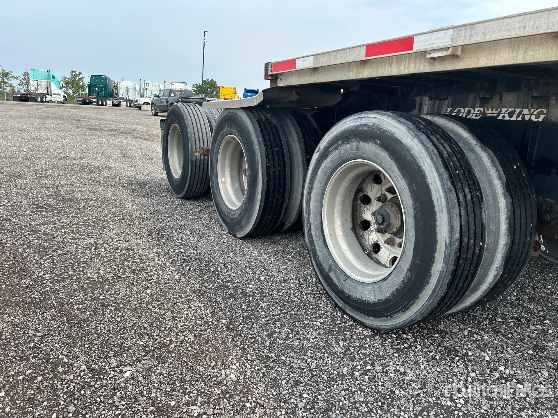 2012 Load King 28 ft Super B-Train Lead
