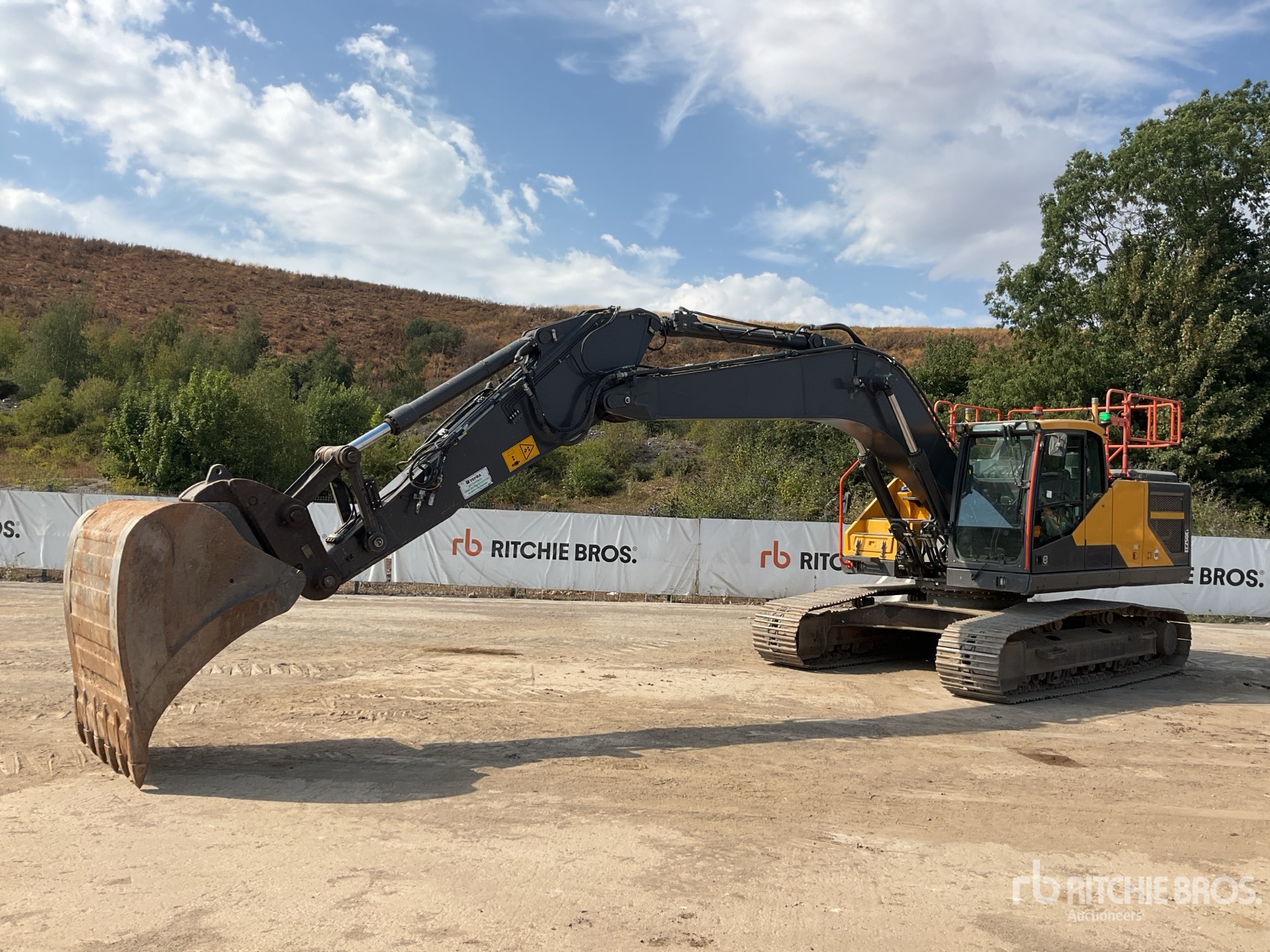 2020 Volvo EC250EL