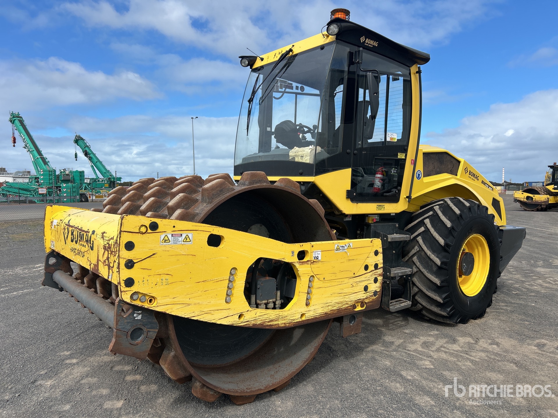 Photo of 2020 Bomag BW211PD-5