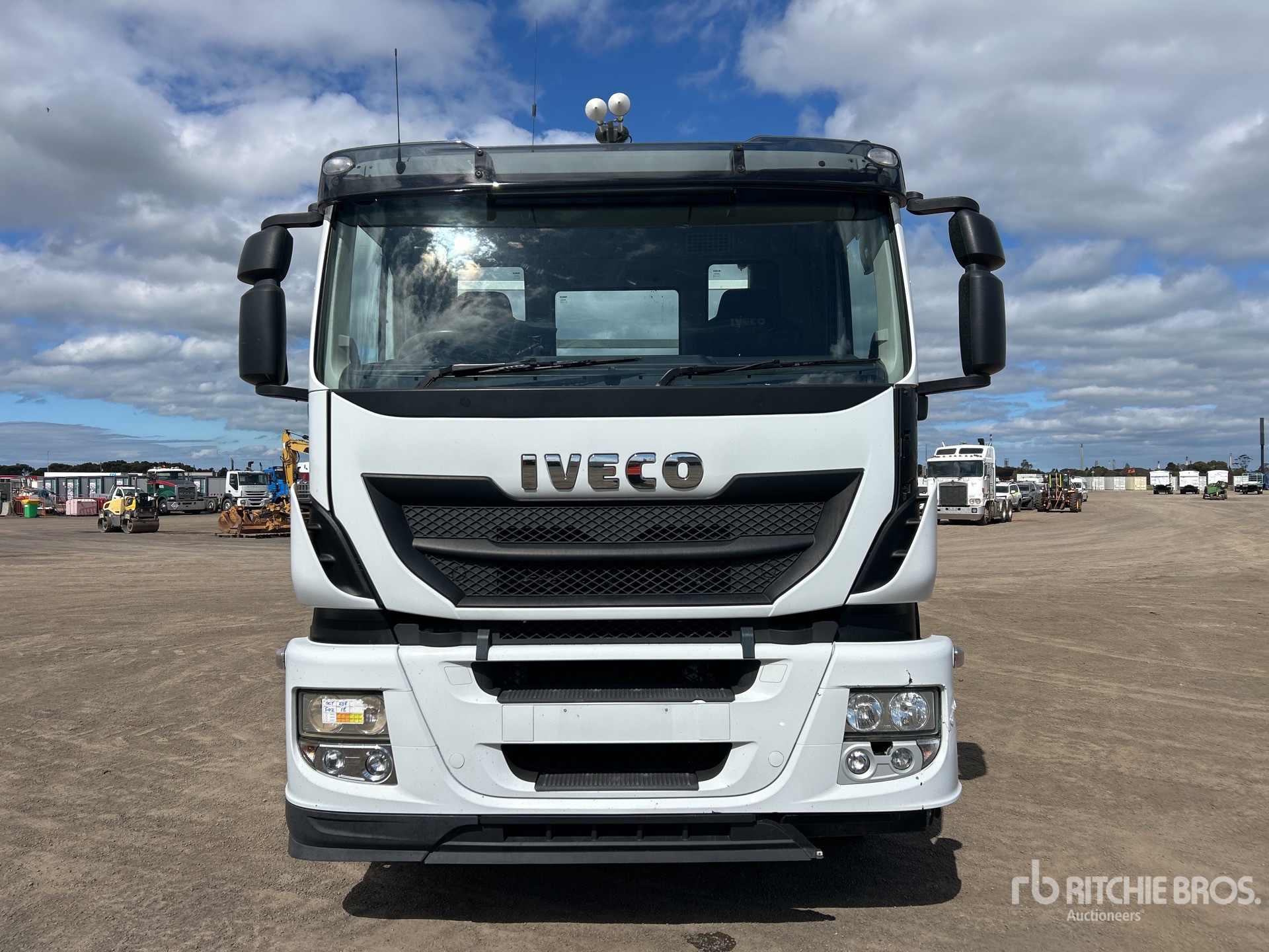 2016 Iveco STRALIS AT 500