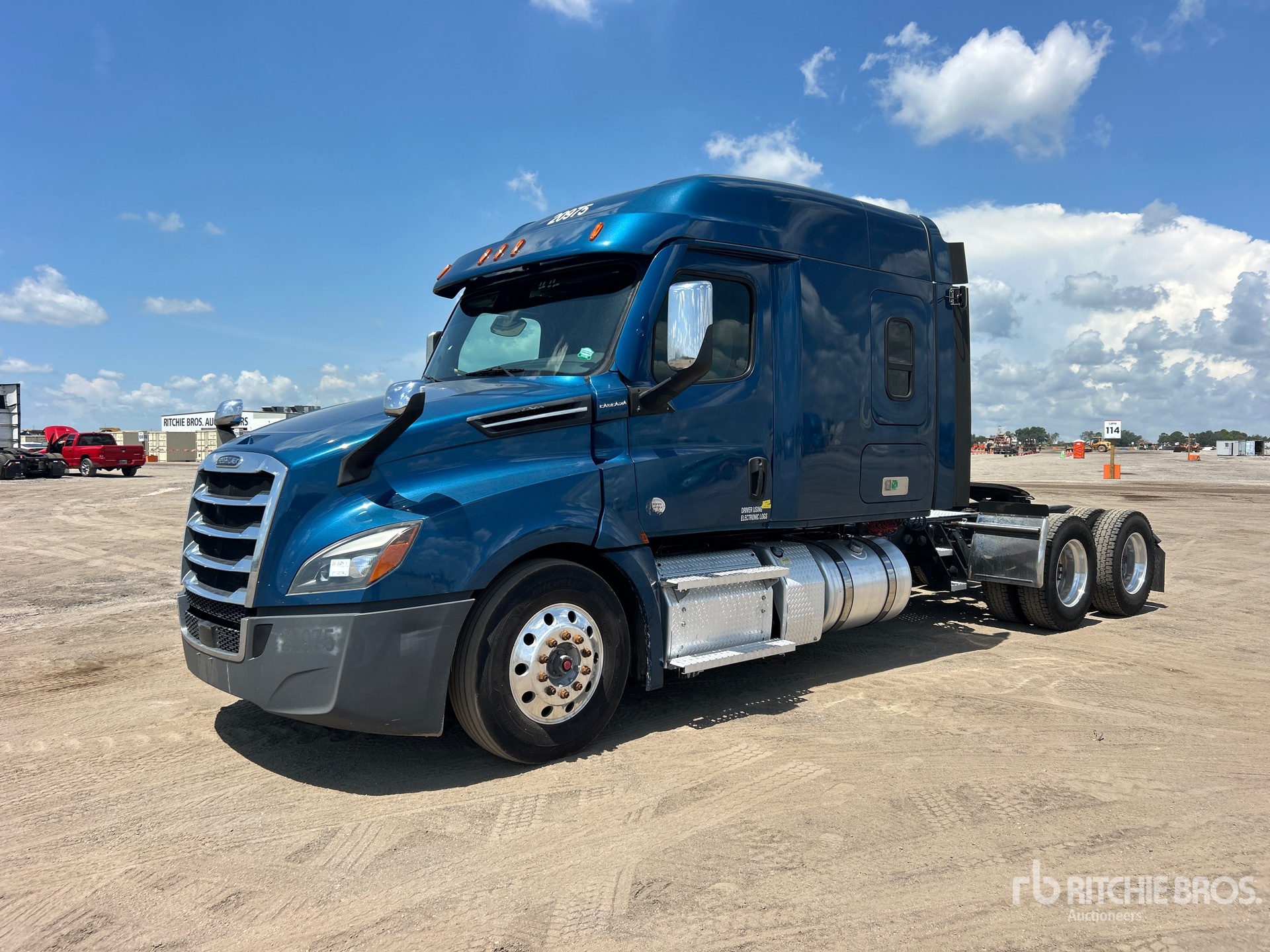 2020 Freightliner CASCADIA 126