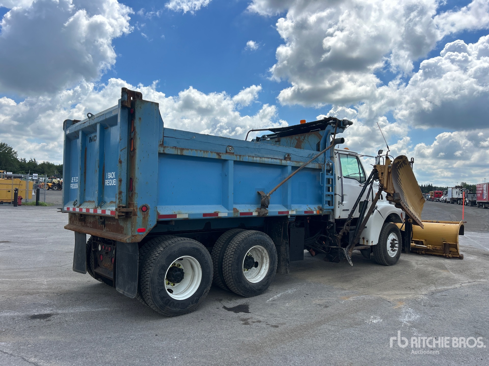 2004 Sterling L8500