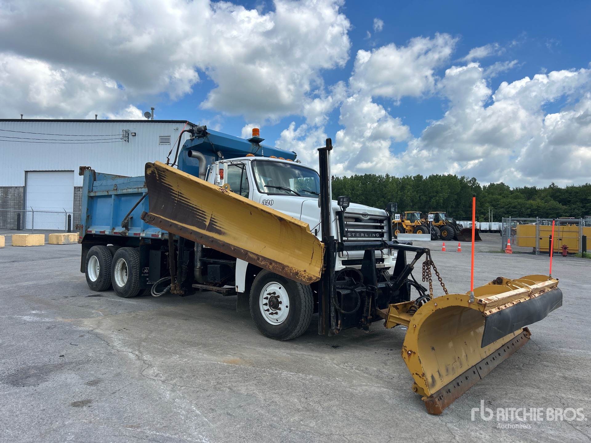 2004 Sterling L8500