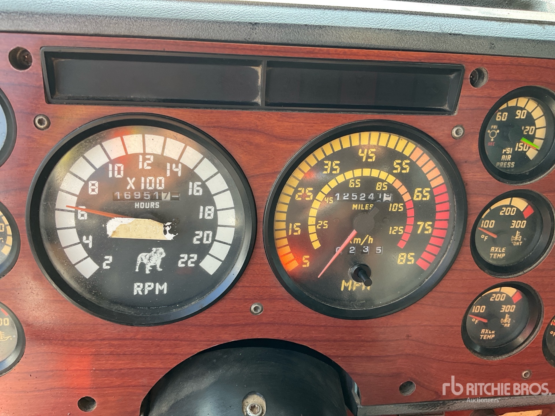 1998 Mack CL713