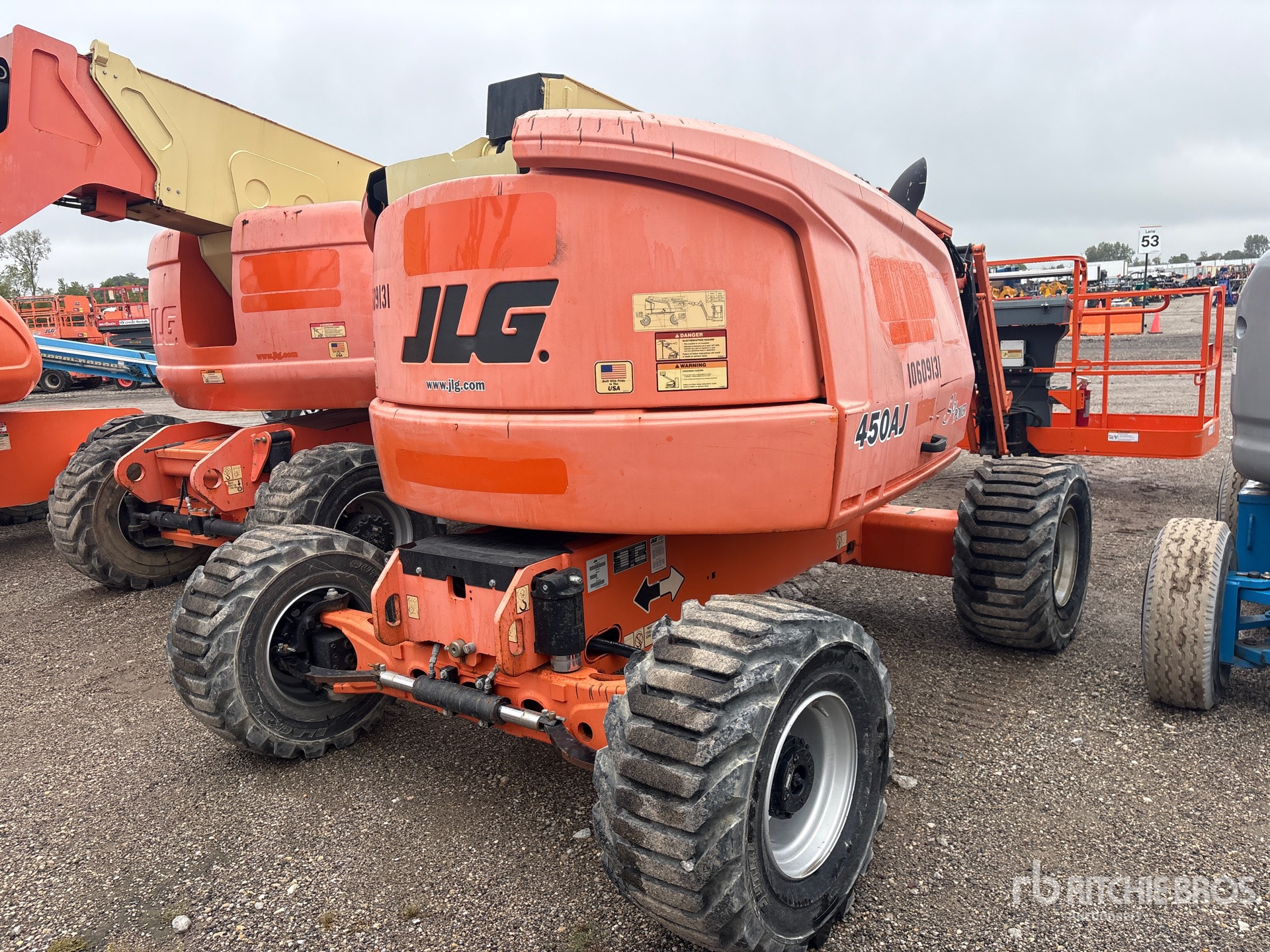 2017 JLG 450AJ