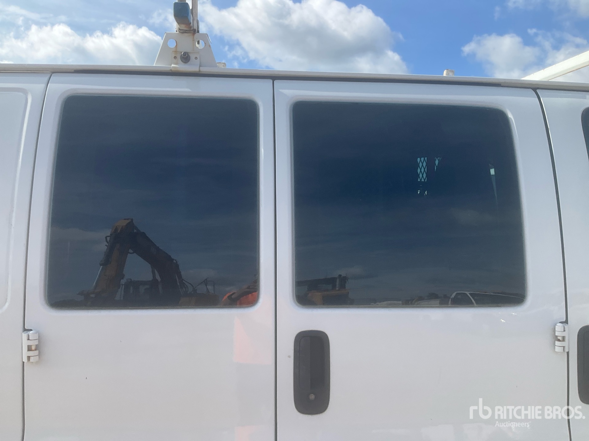 2013 Chevrolet EXPRESS 1500