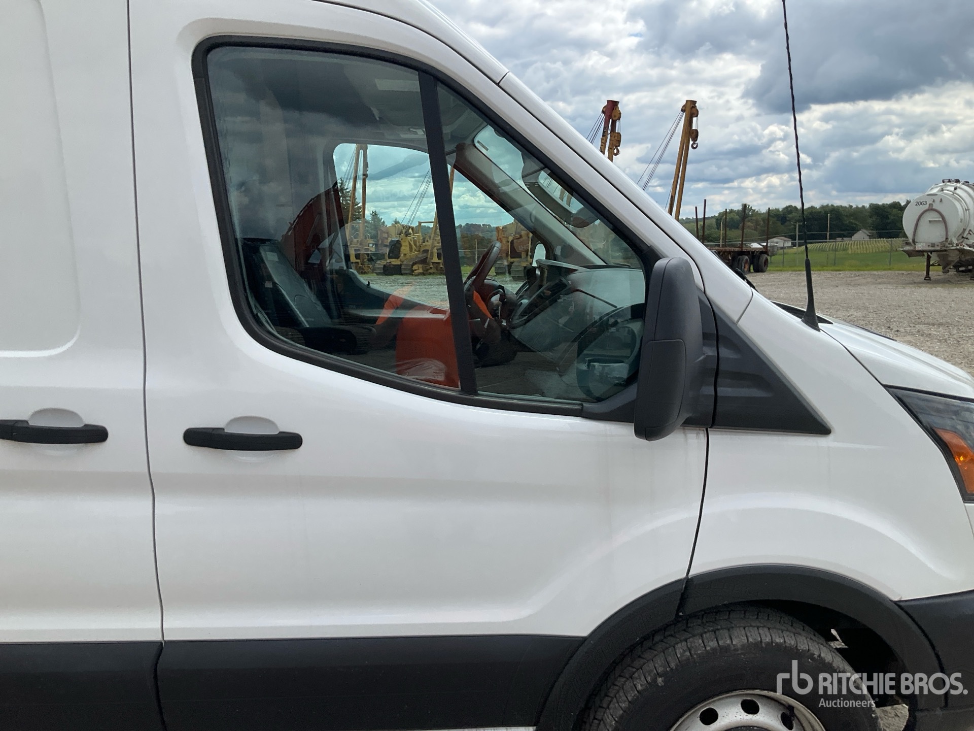 2019 Ford TRANSIT 1500