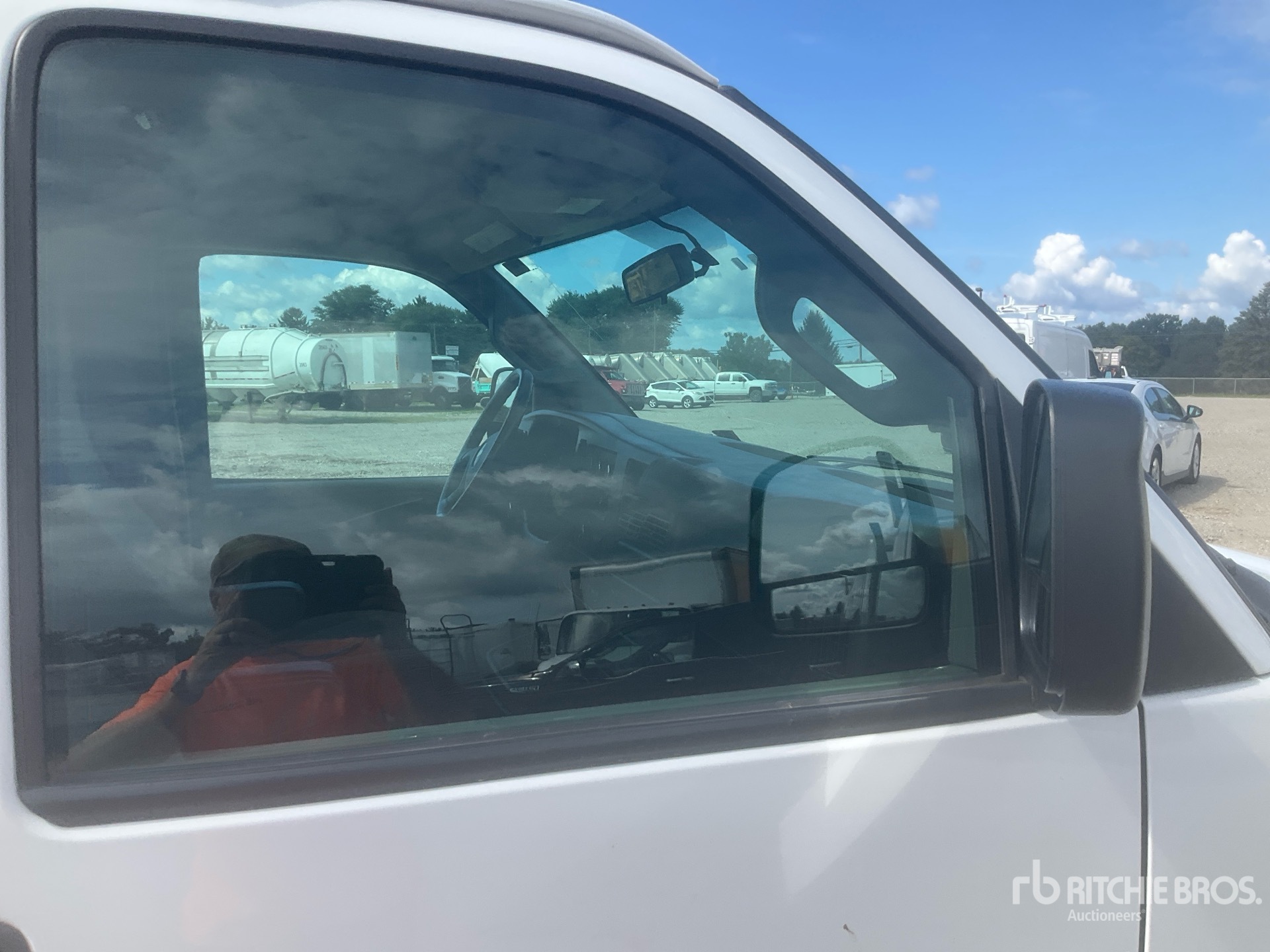 2020 Chevrolet EXPRESS 2500