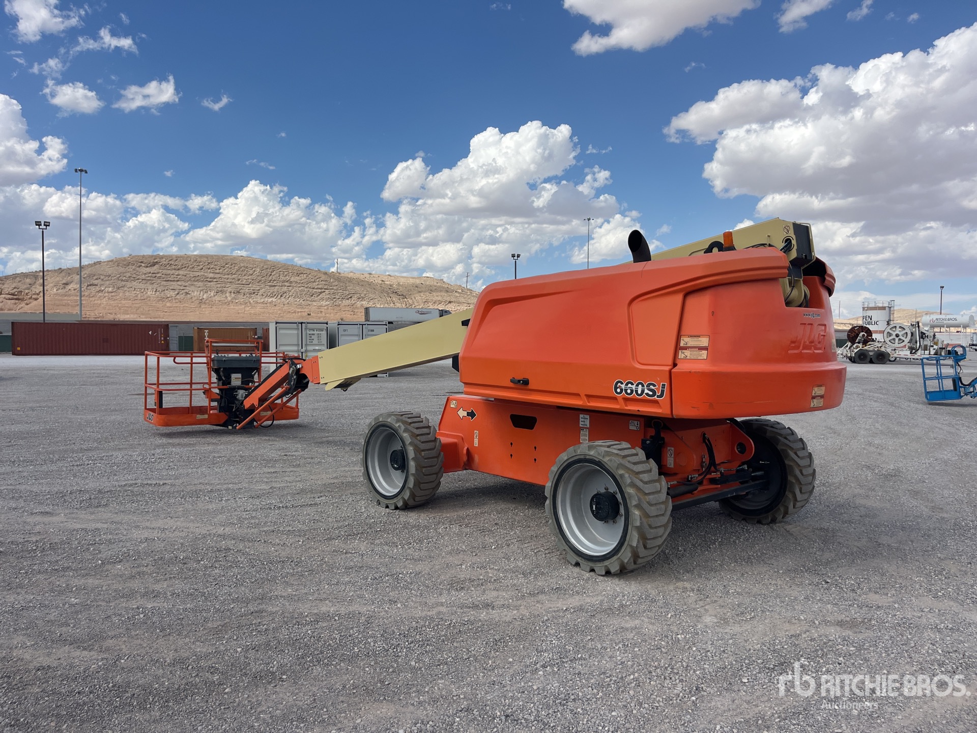2018 JLG 660SJ