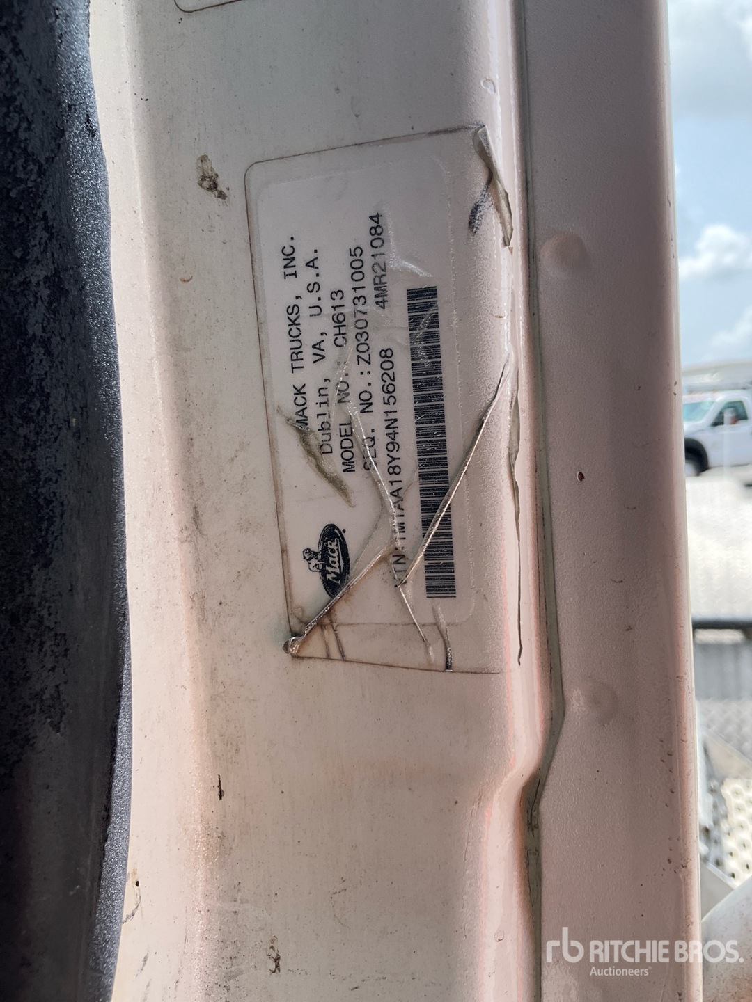 2004 Mack CH613