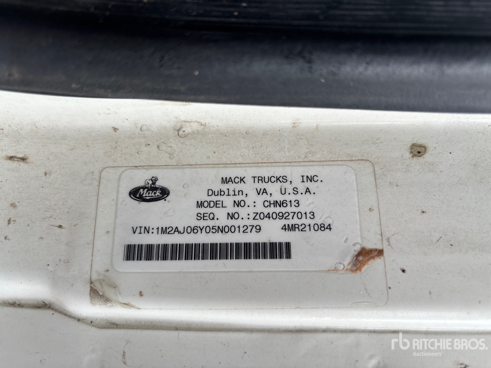 2005 Mack CHN613