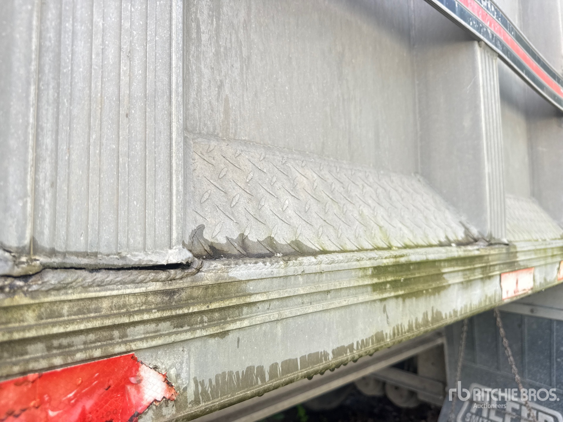 1998 Benson 34 ft T/A Aluminum Various