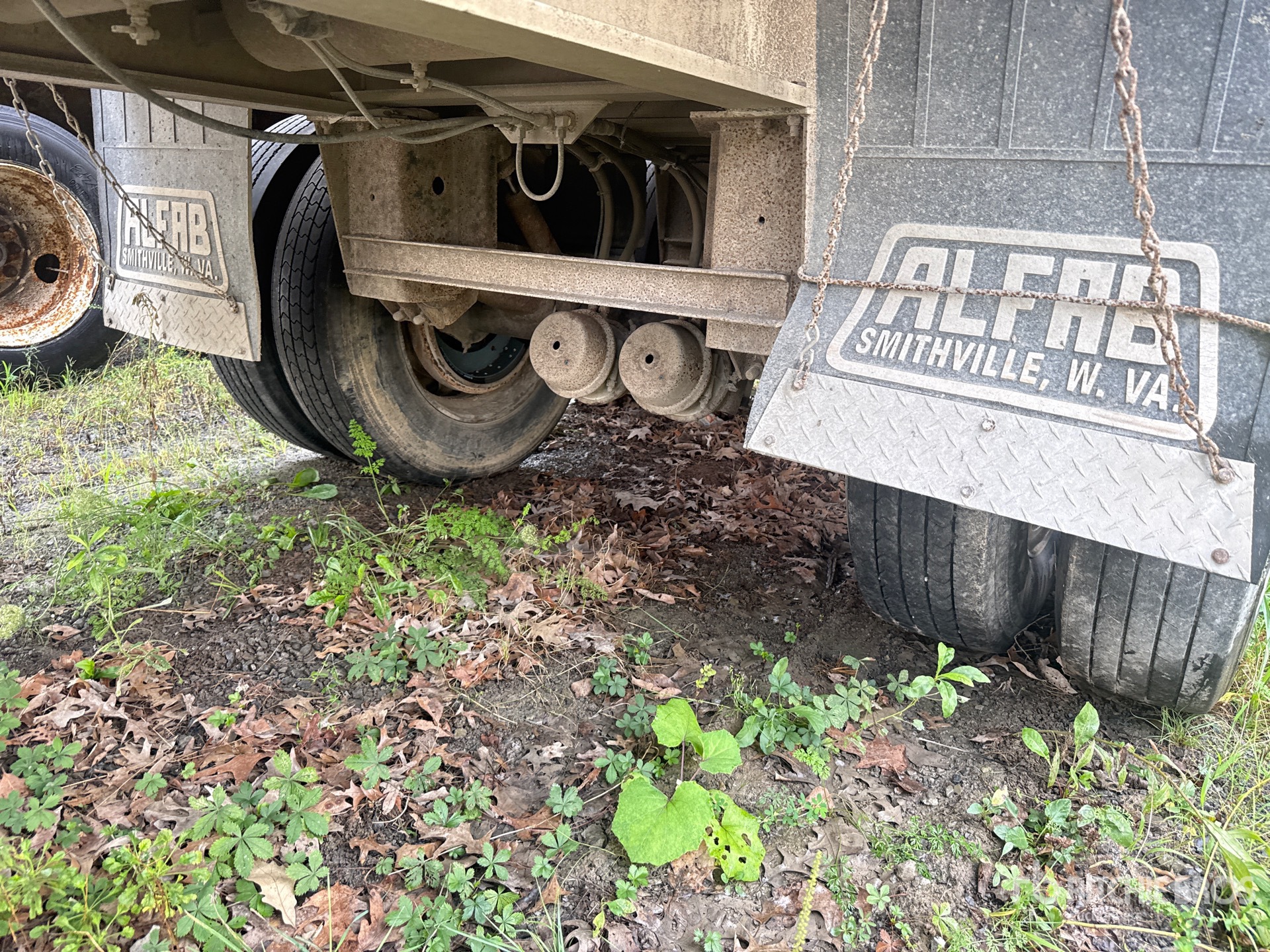 1998 Benson 34 ft T/A Aluminum Various