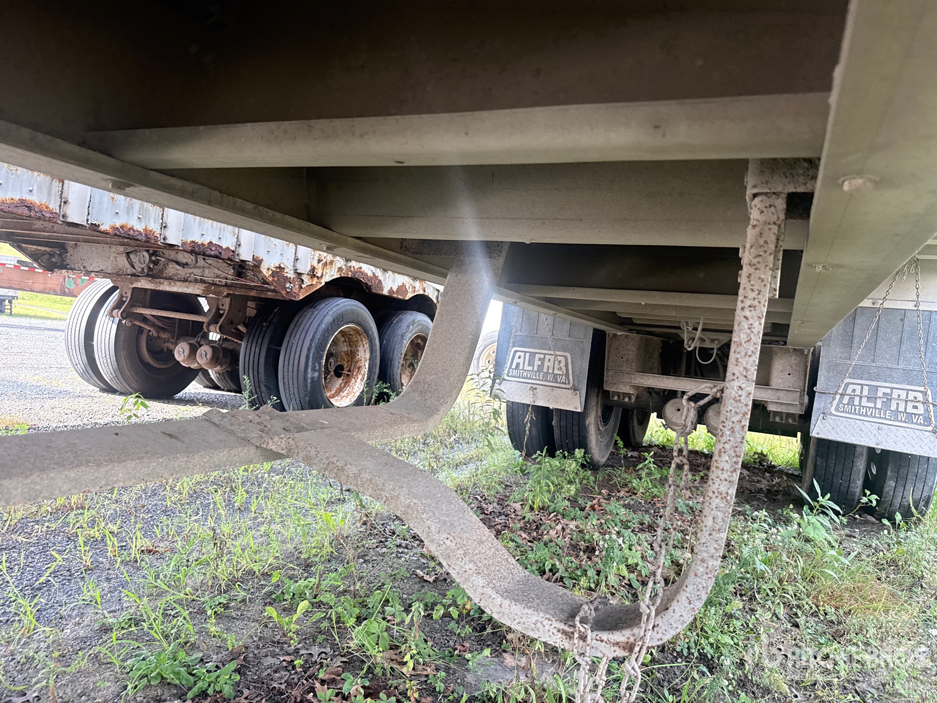 1998 Benson 34 ft T/A Aluminum Various