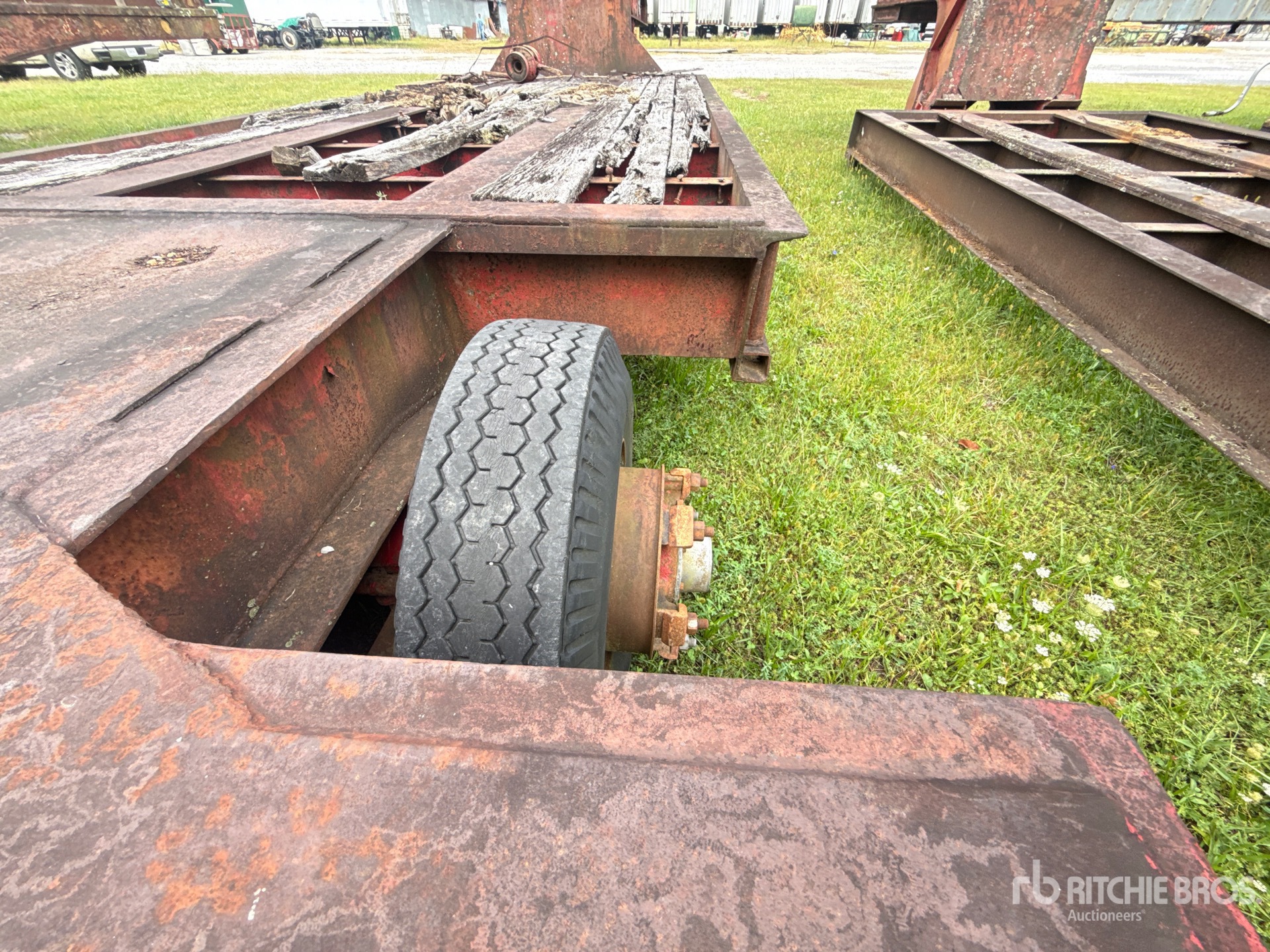 1968 Fruehauf Tri/A Fixed Neck