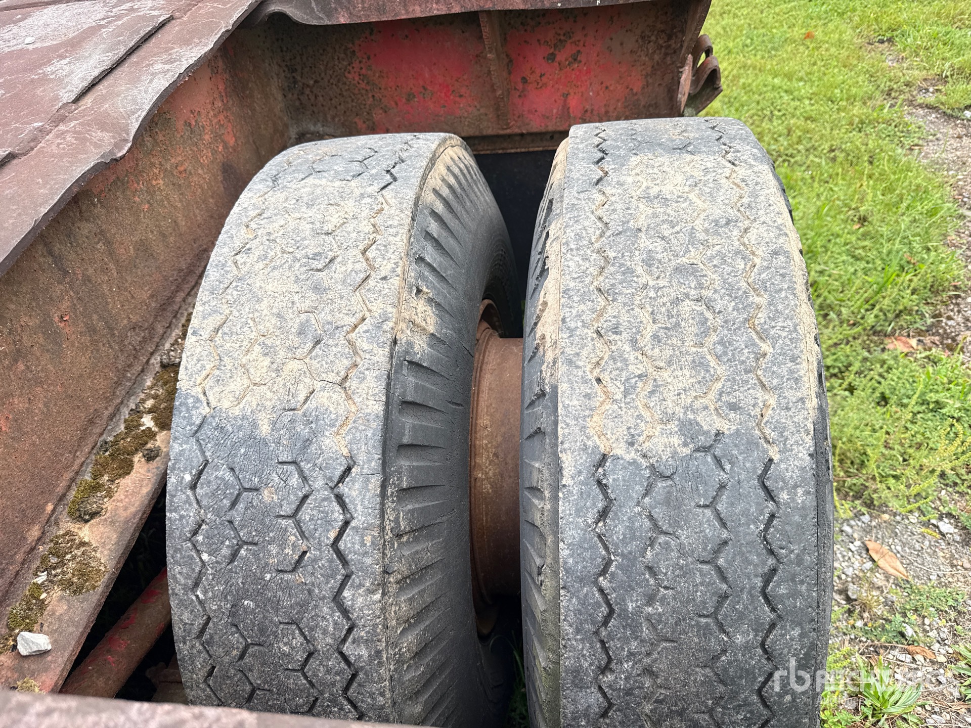 1968 Fruehauf Tri/A Fixed Neck