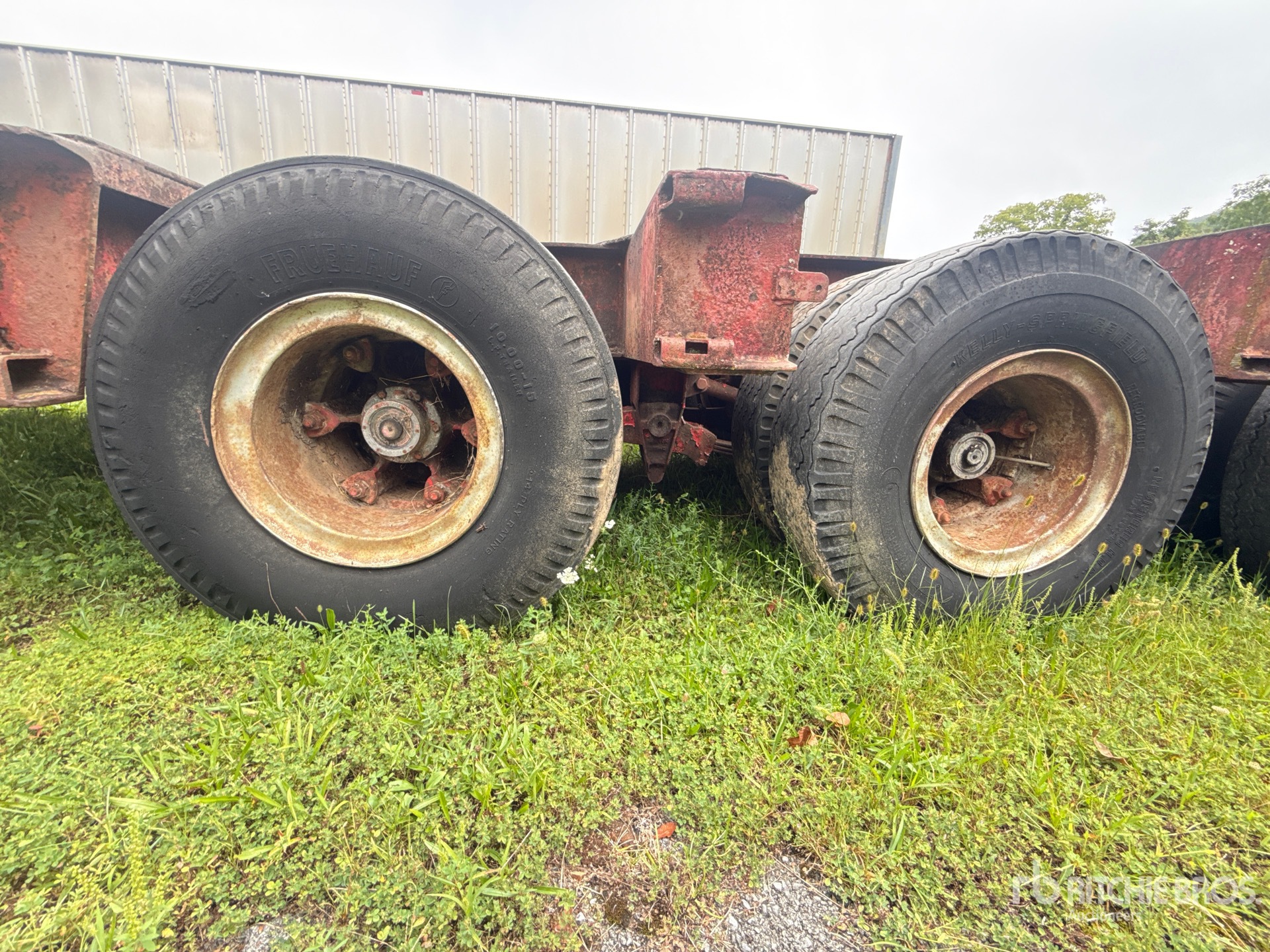 1968 Fruehauf Tri/A Fixed Neck