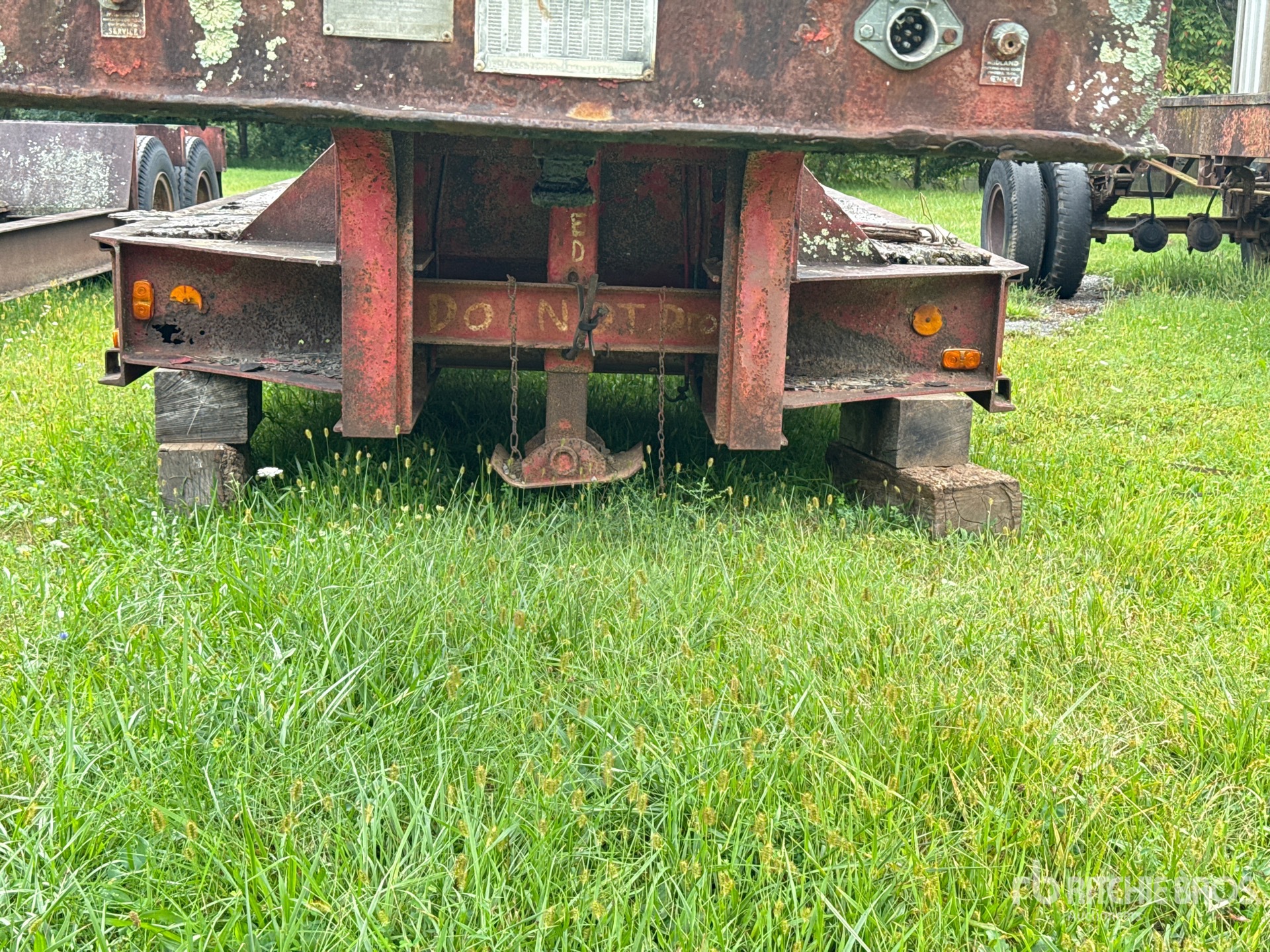 1968 Fruehauf Tri/A Fixed Neck