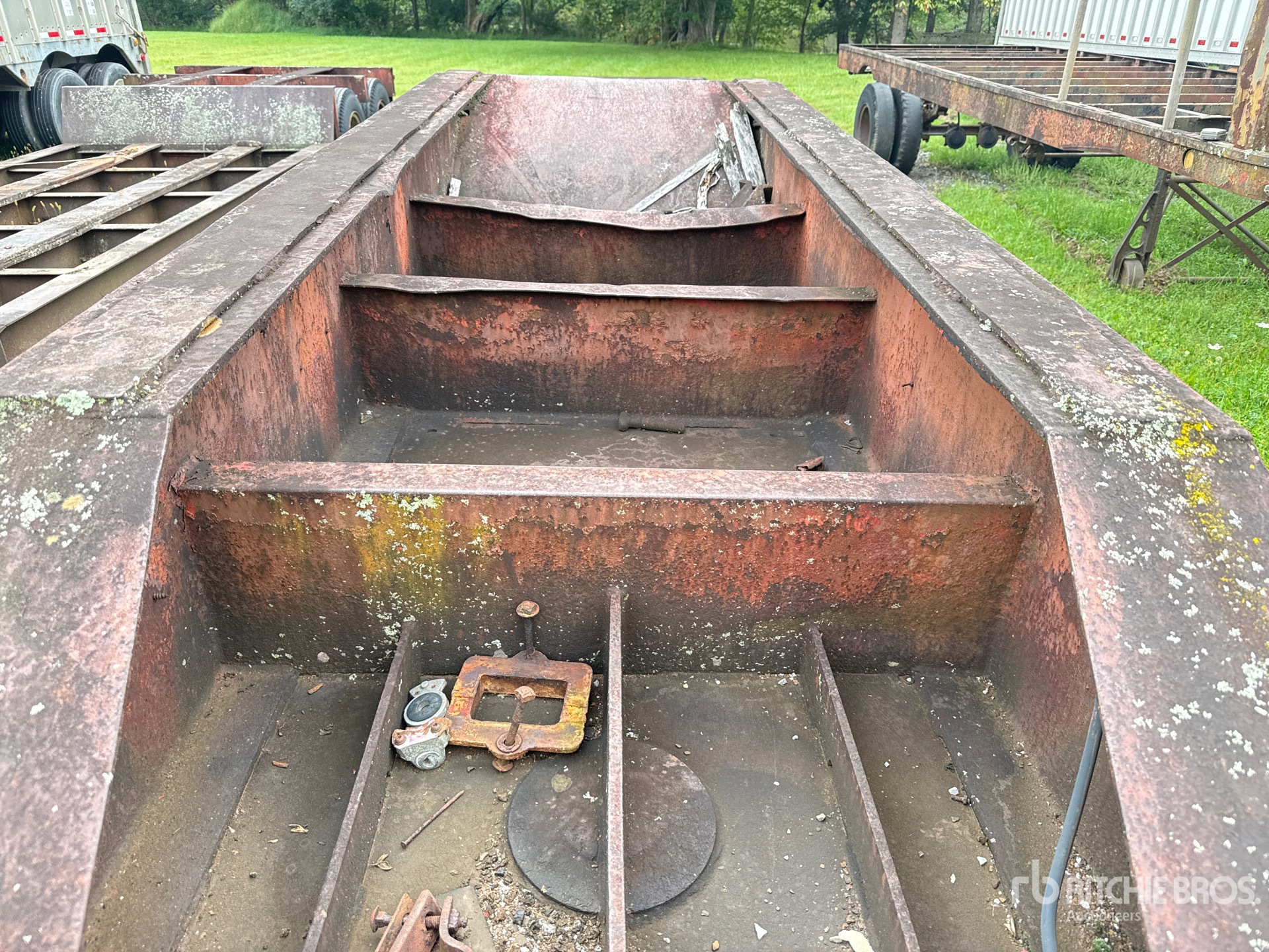 1968 Fruehauf Tri/A Fixed Neck