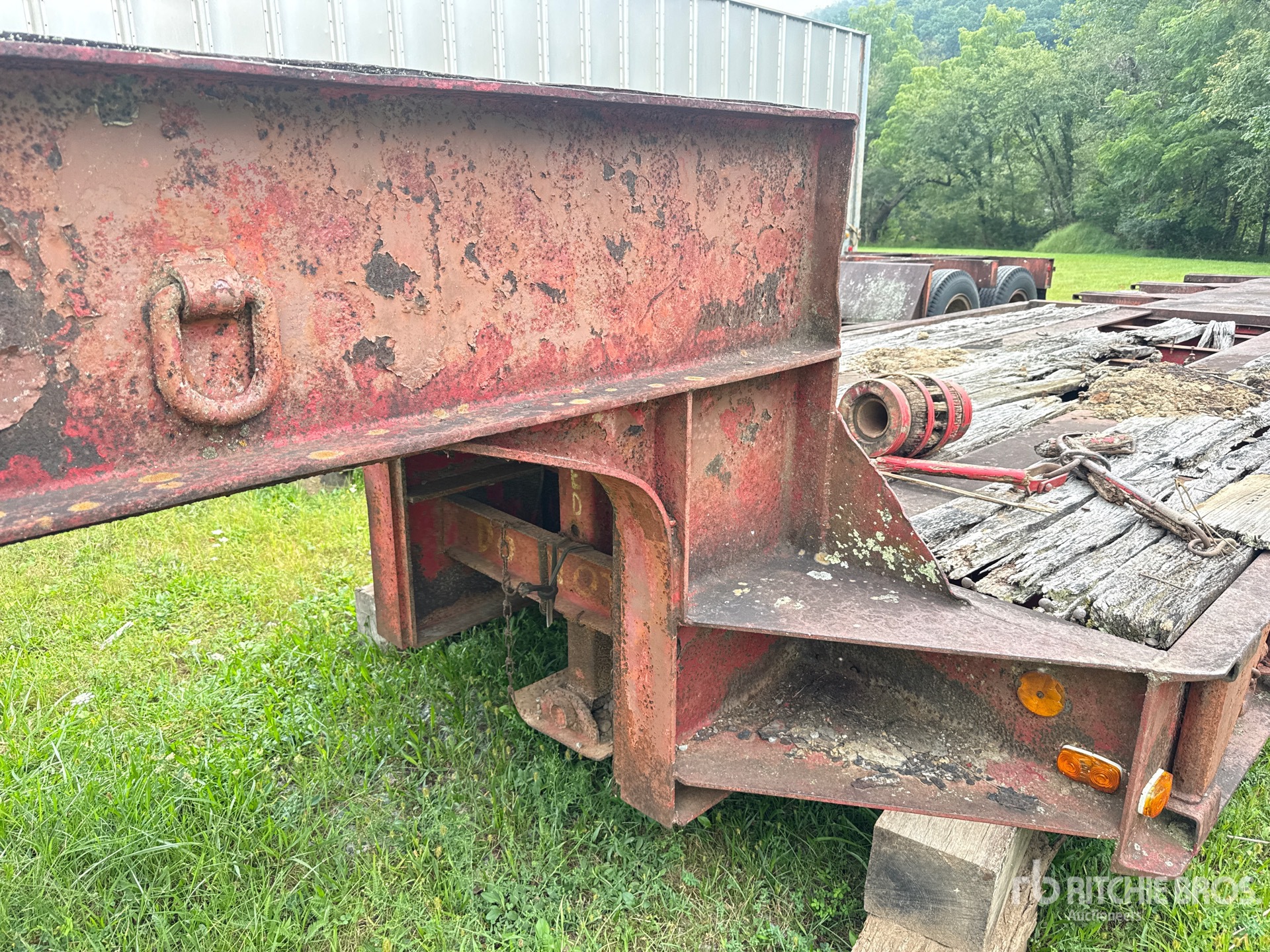 1968 Fruehauf Tri/A Fixed Neck