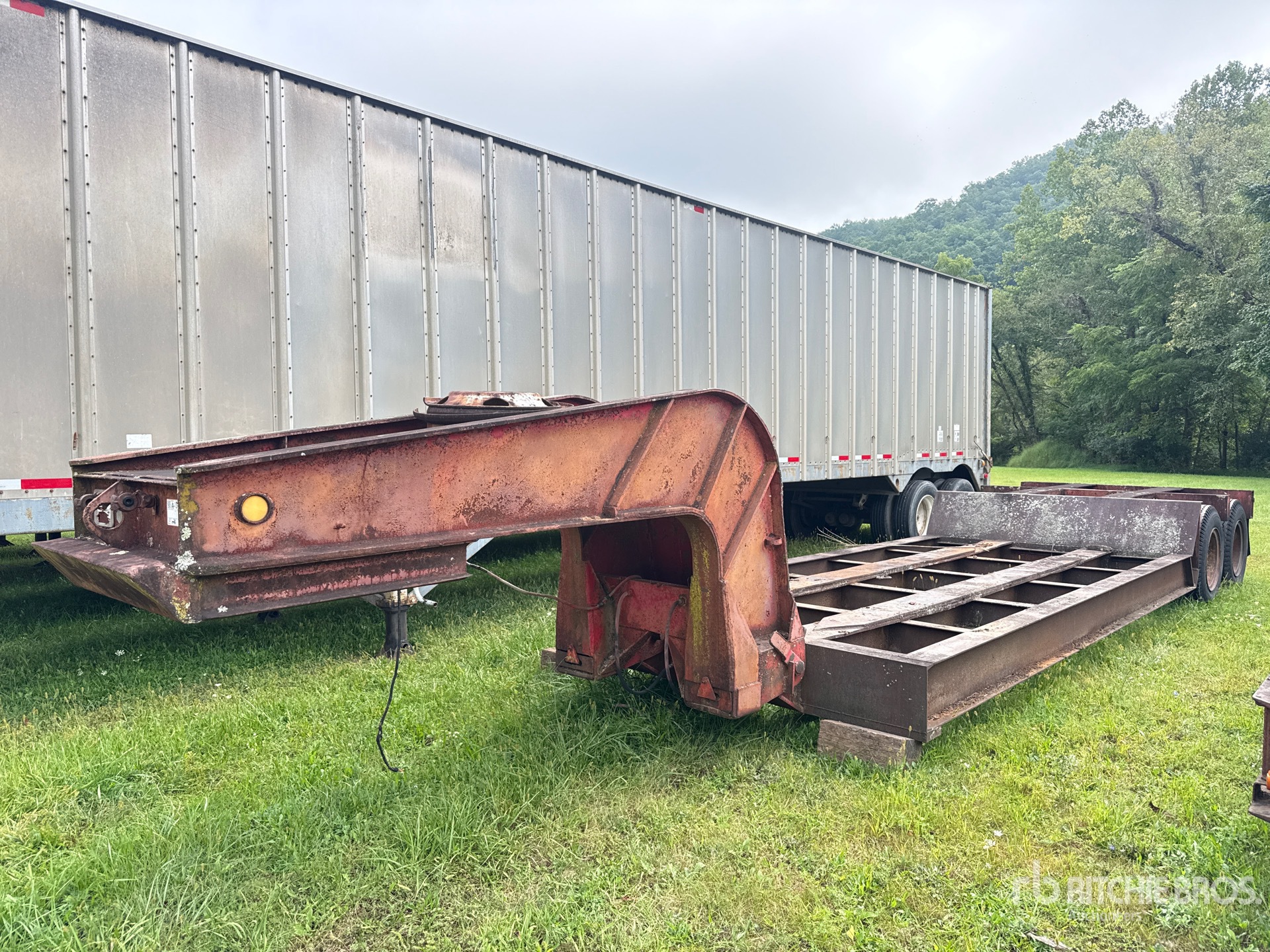 1958 Fruehauf T/A Removable Gooseneck