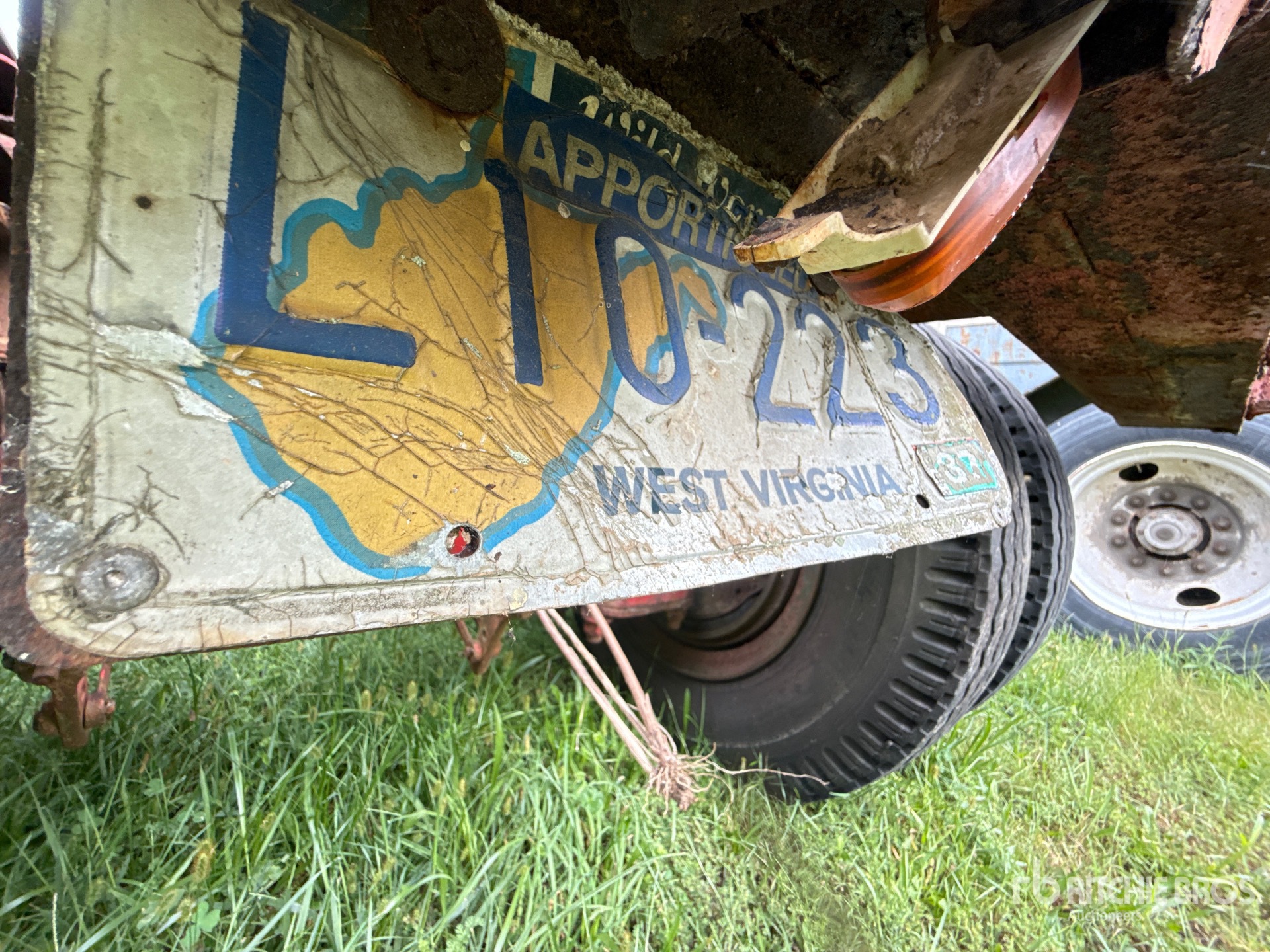 1958 Fruehauf T/A Removable Gooseneck