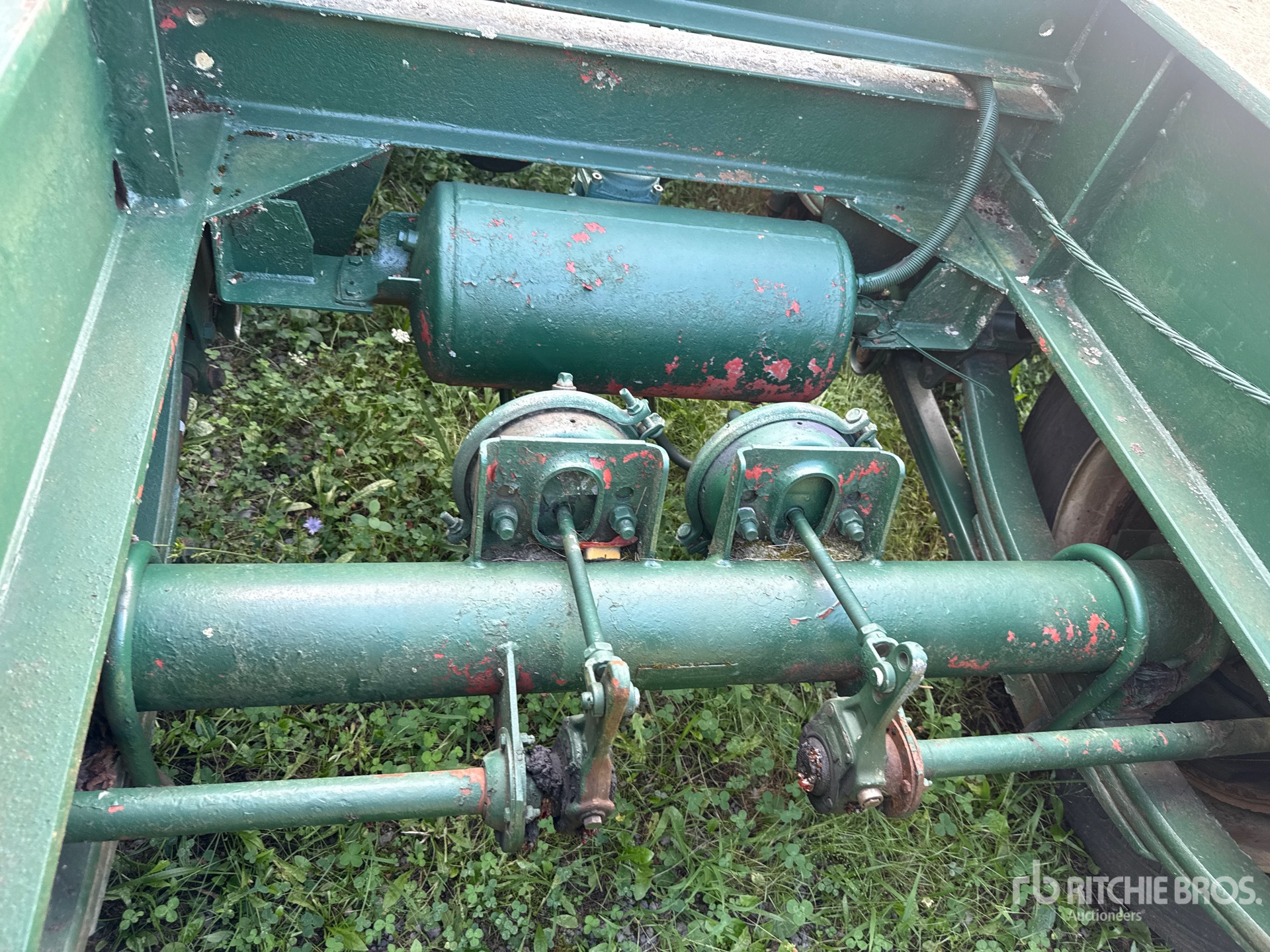 1987 Fruehauf T/A Removable Gooseneck