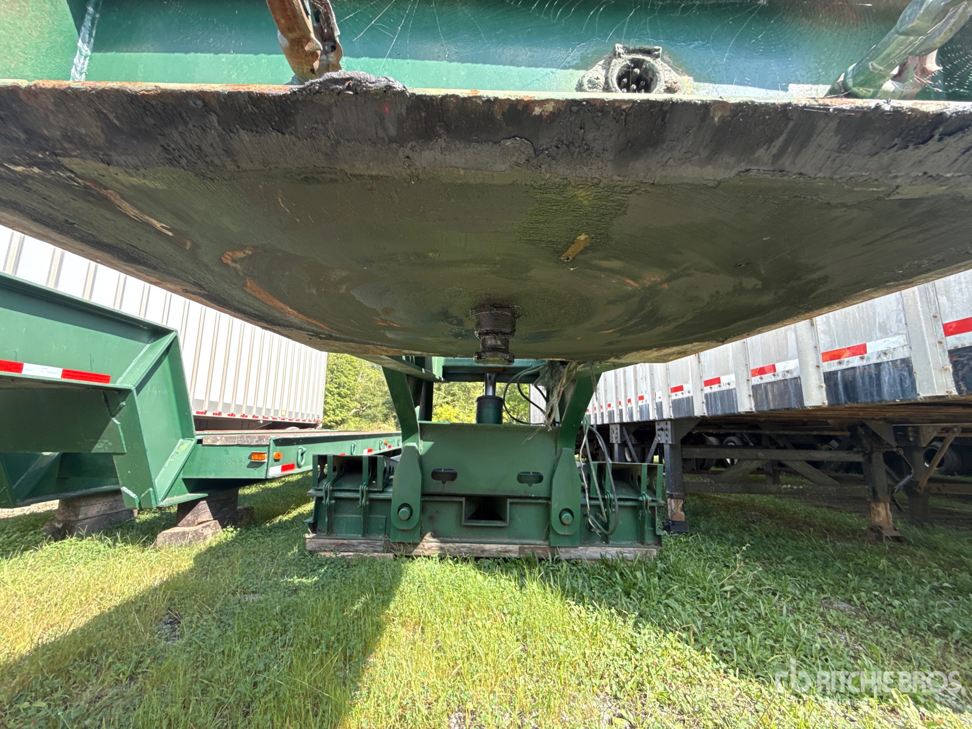 1987 Fruehauf T/A Removable Gooseneck