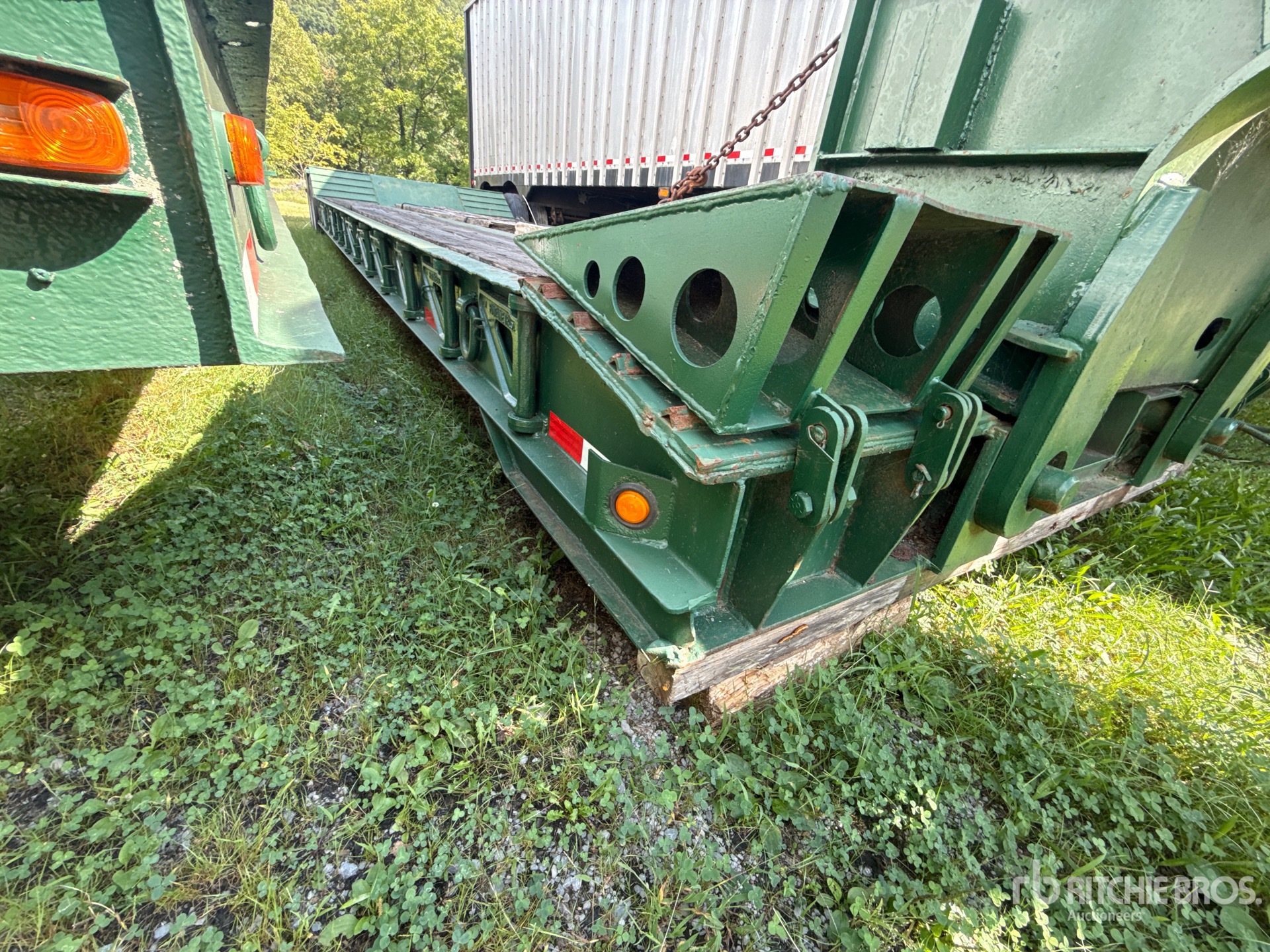 1987 Fruehauf T/A Removable Gooseneck