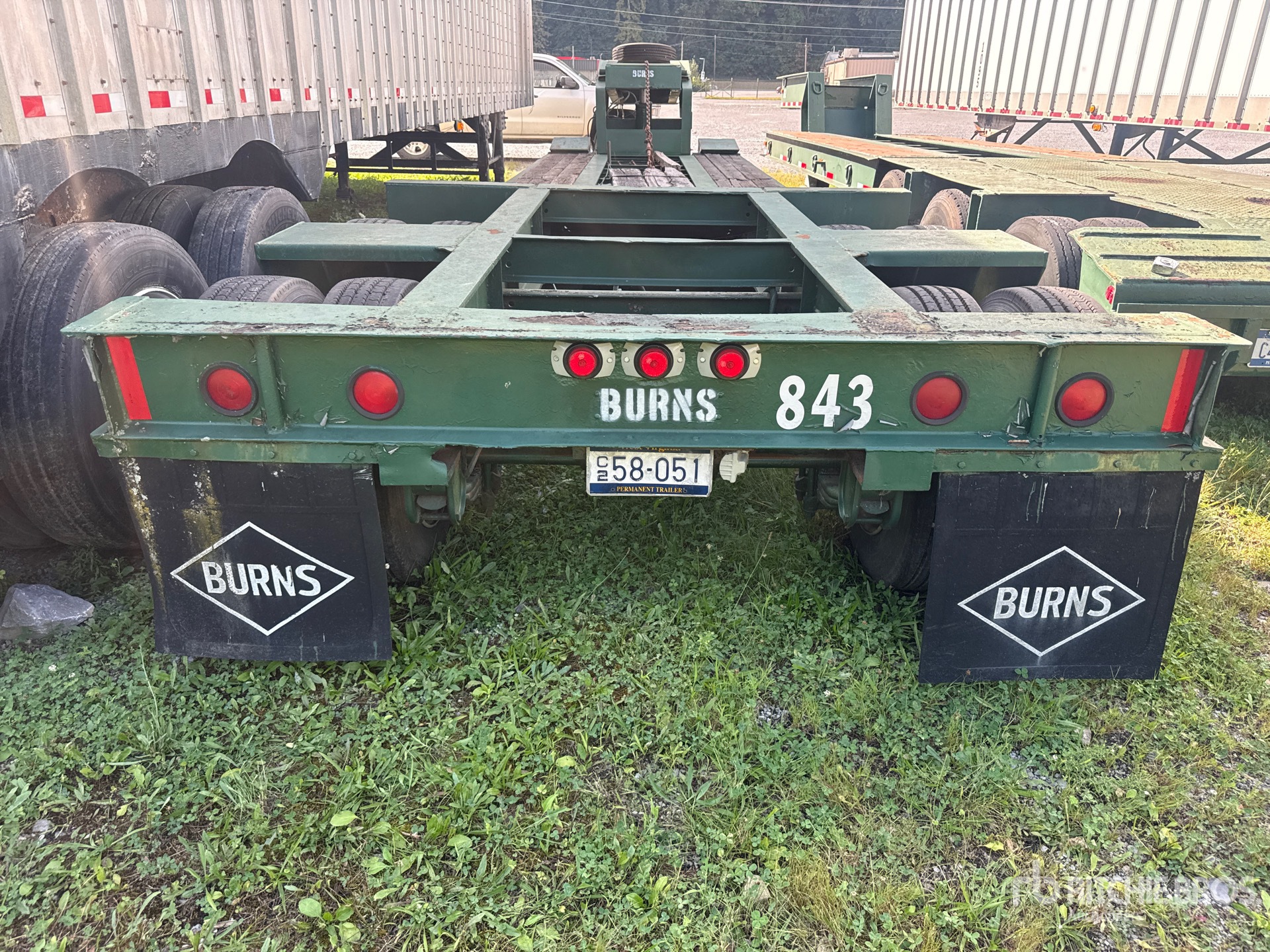 1987 Fruehauf T/A Removable Gooseneck