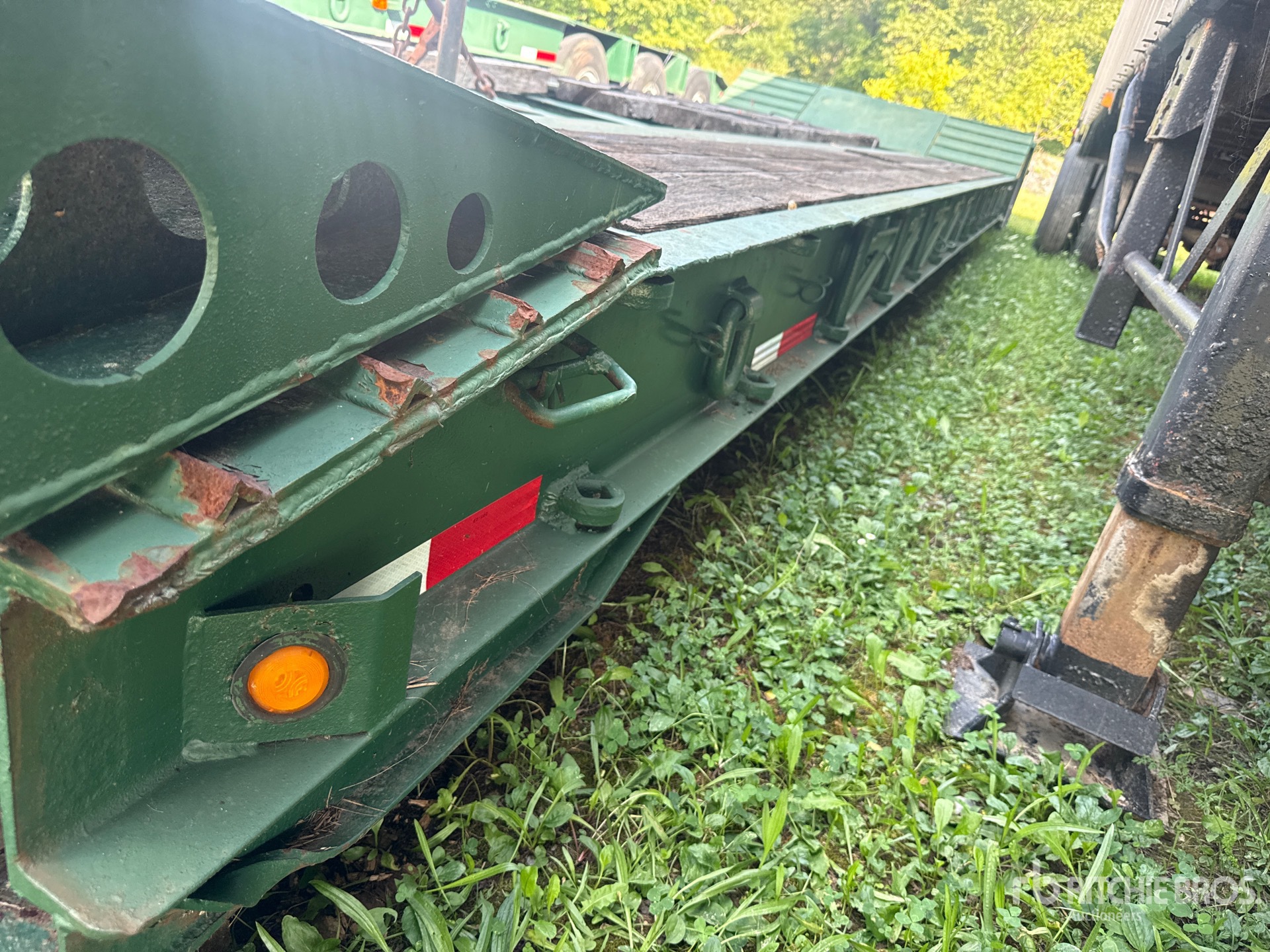 1987 Fruehauf T/A Removable Gooseneck