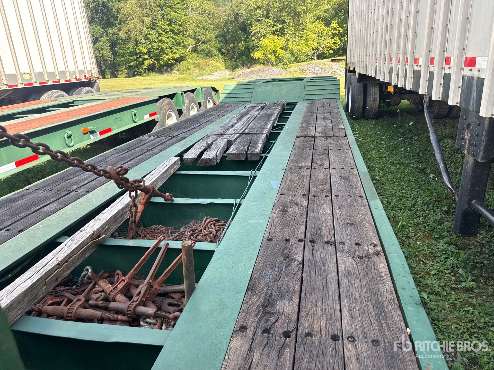 1987 Fruehauf T/A Removable Gooseneck