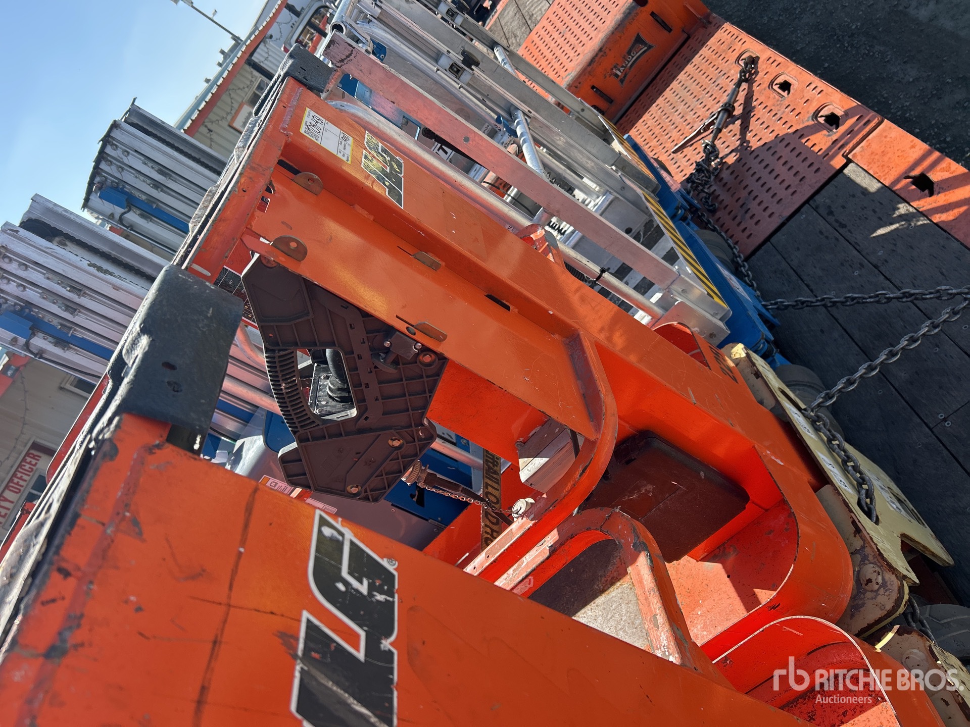 2019 JLG 1230ES