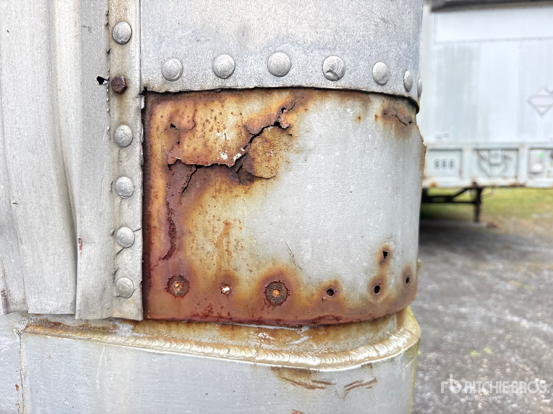 1973 Fruehauf 40 FT X 96 IN T/A (INOPERABLE)