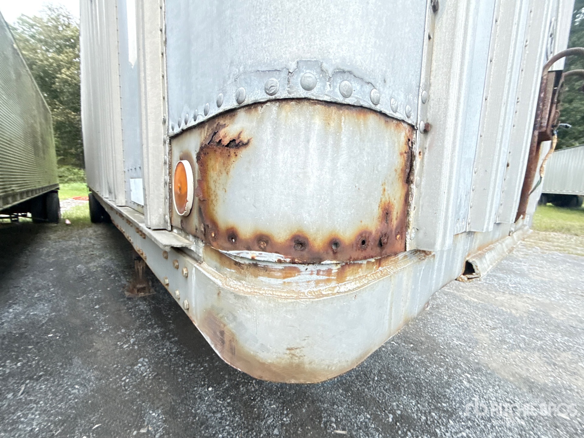 1973 Fruehauf 40 FT X 96 IN T/A (INOPERABLE)