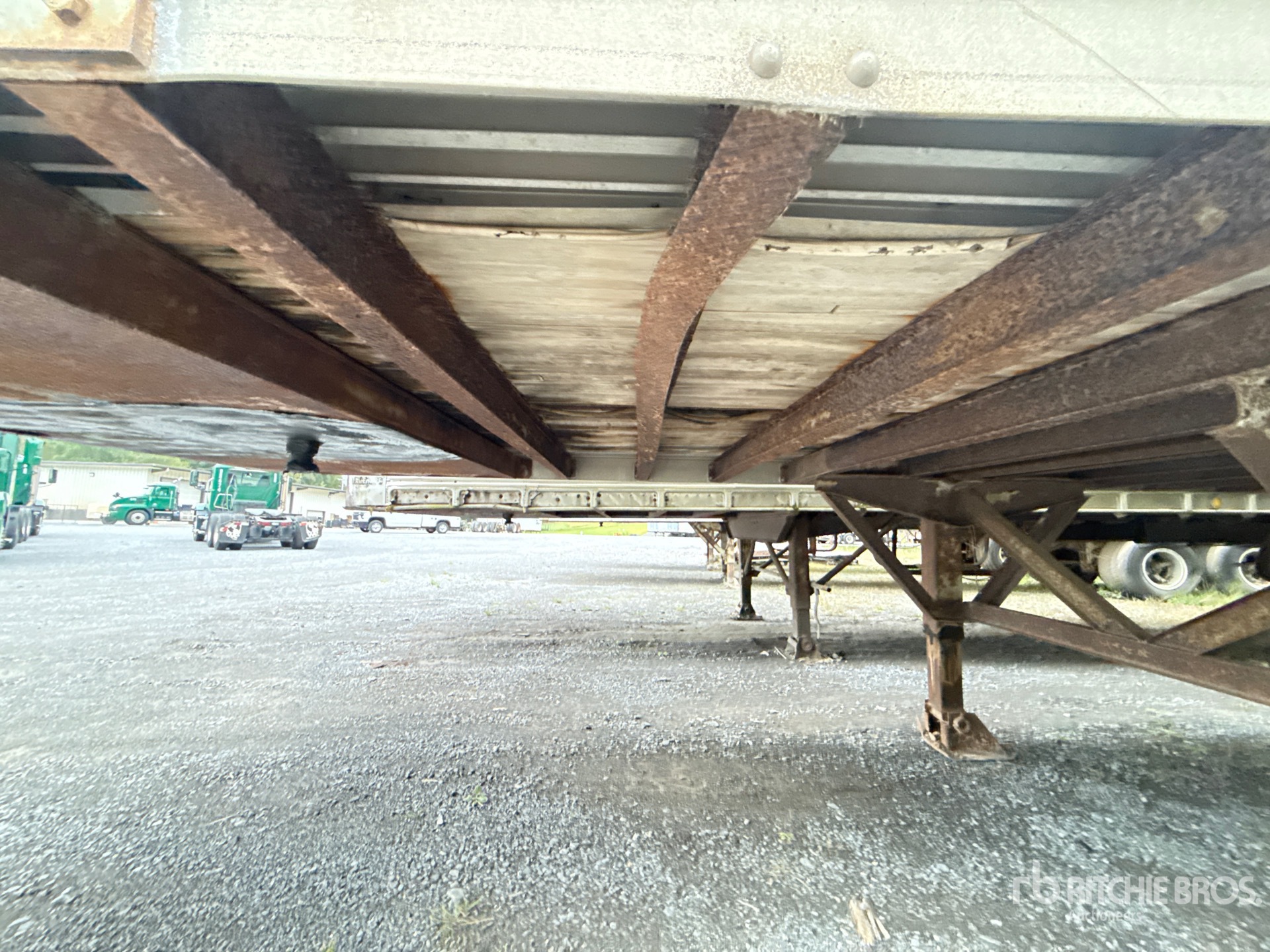 1973 Fruehauf 40 FT X 96 IN T/A (INOPERABLE)